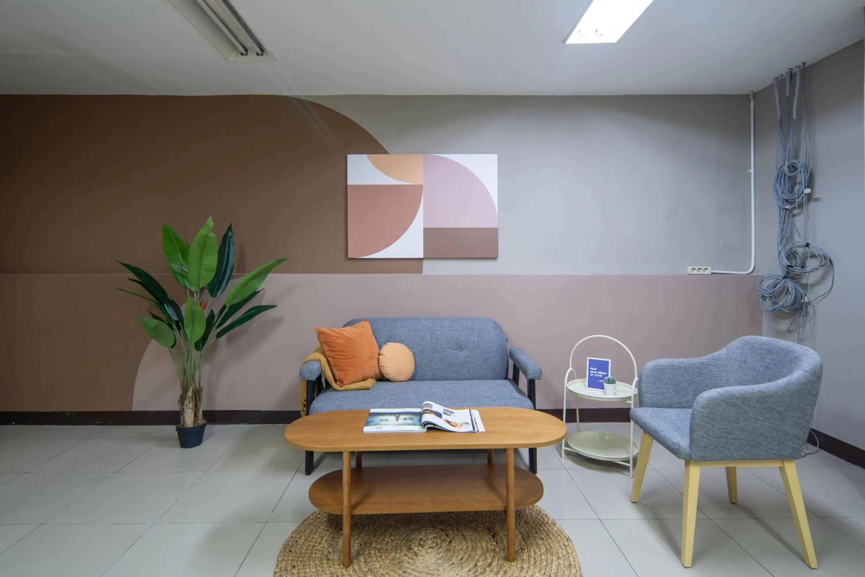 Seating area in Cove Merakey