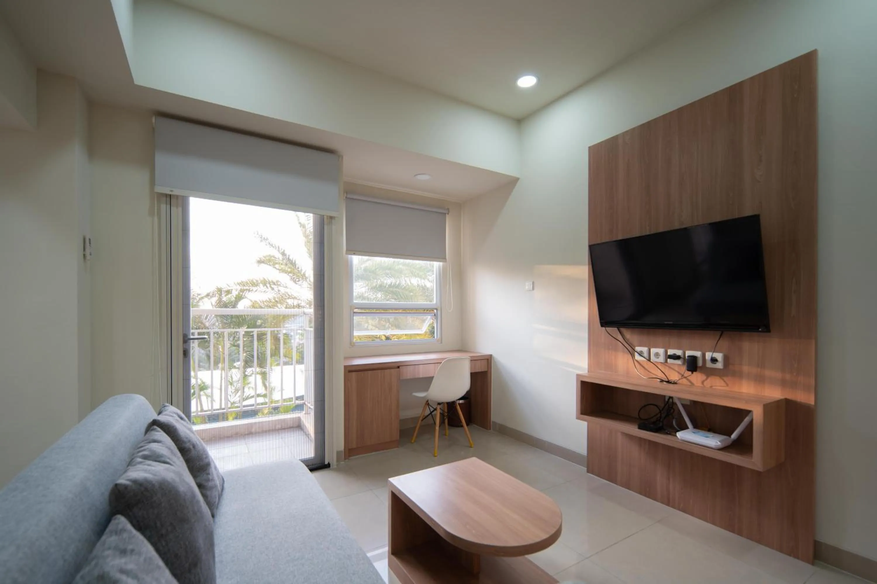 TV and multimedia in Cove Merakey