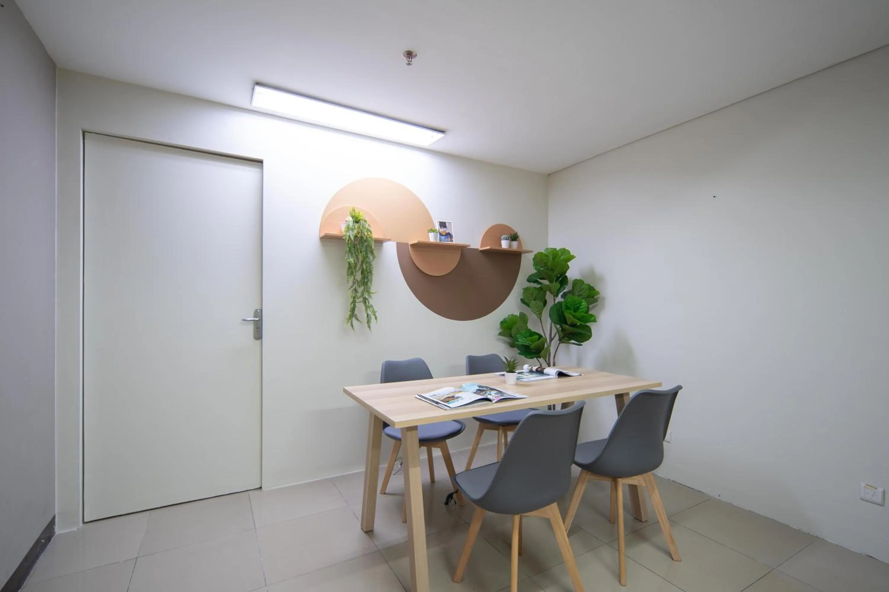 Seating area in Cove Merakey