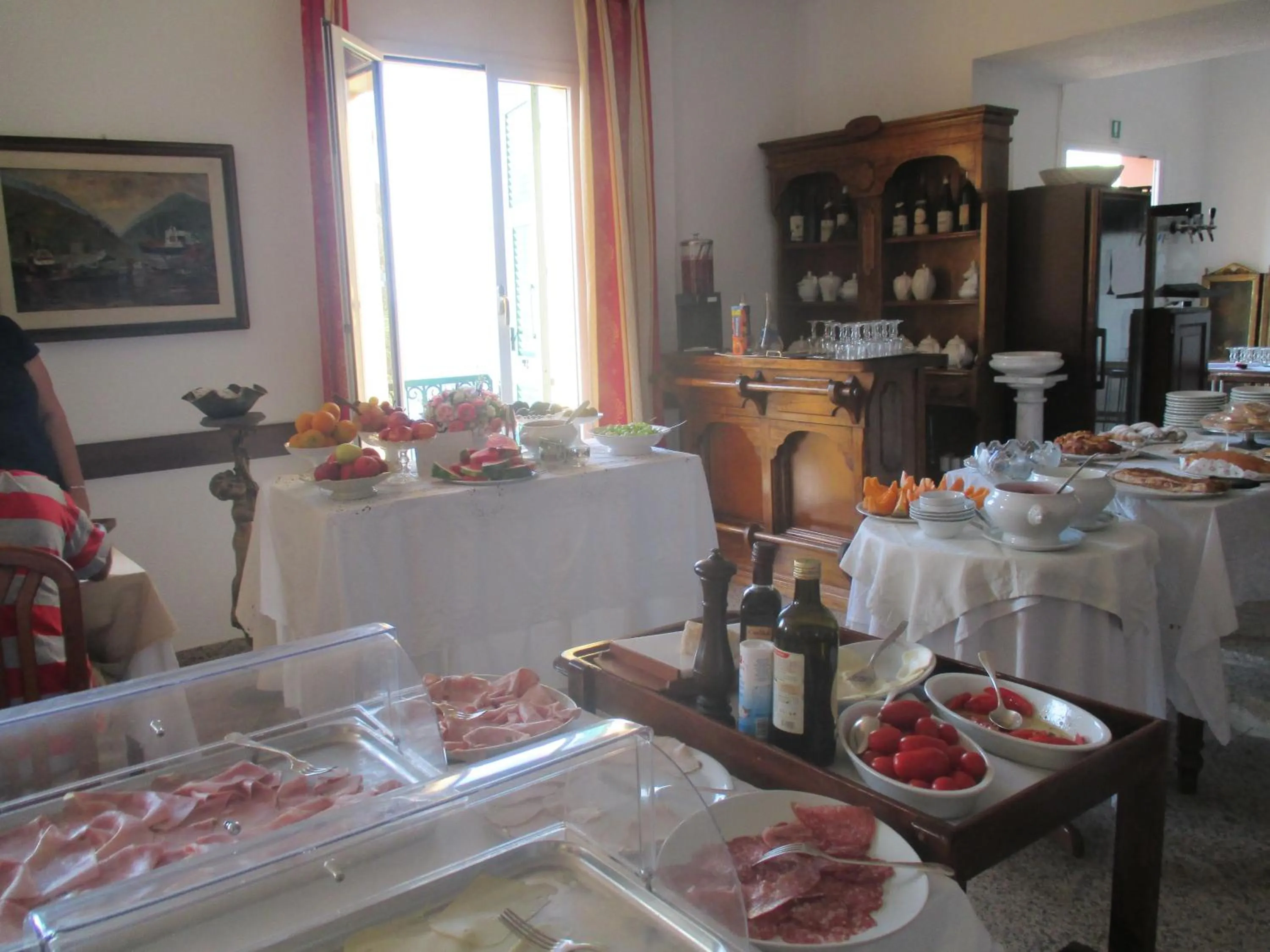 Buffet breakfast in Hotel Leopold