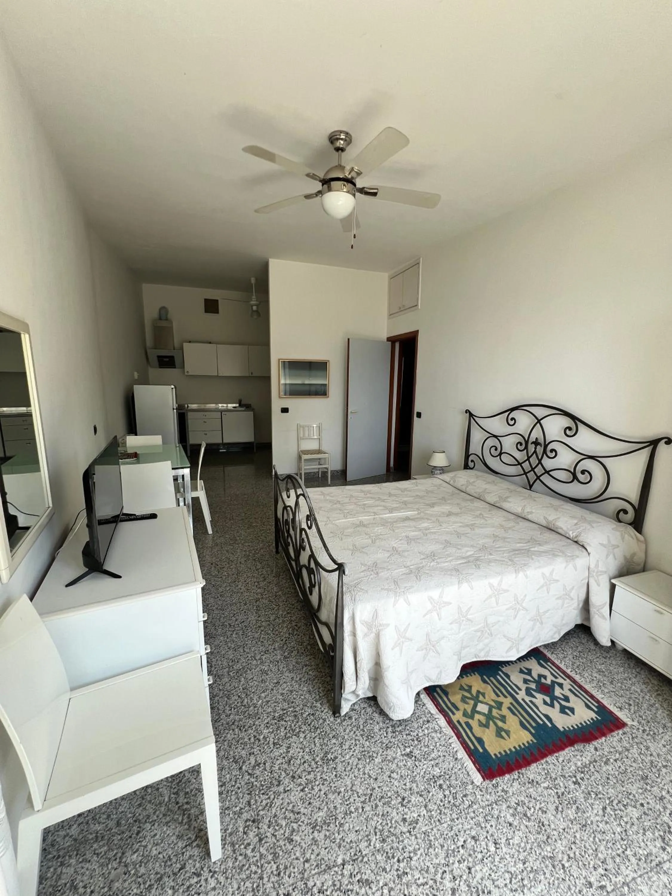 Bed in Hotel Leopold