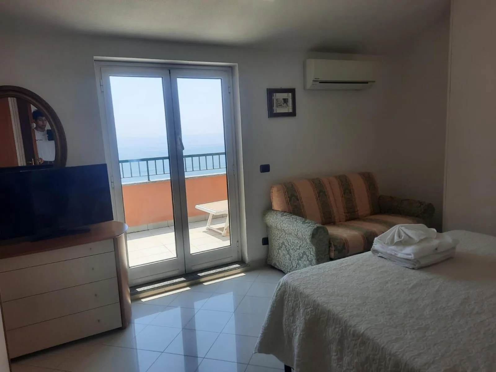 Bed in Hotel Leopold