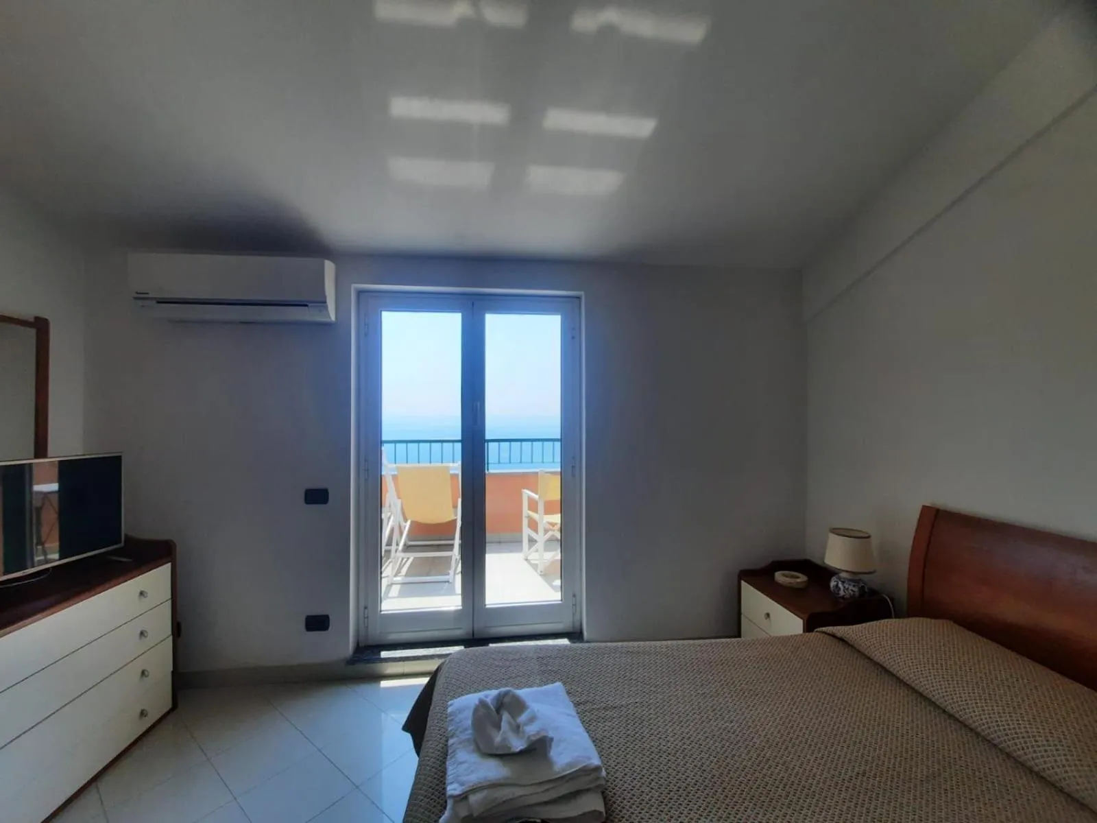 Bed in Hotel Leopold