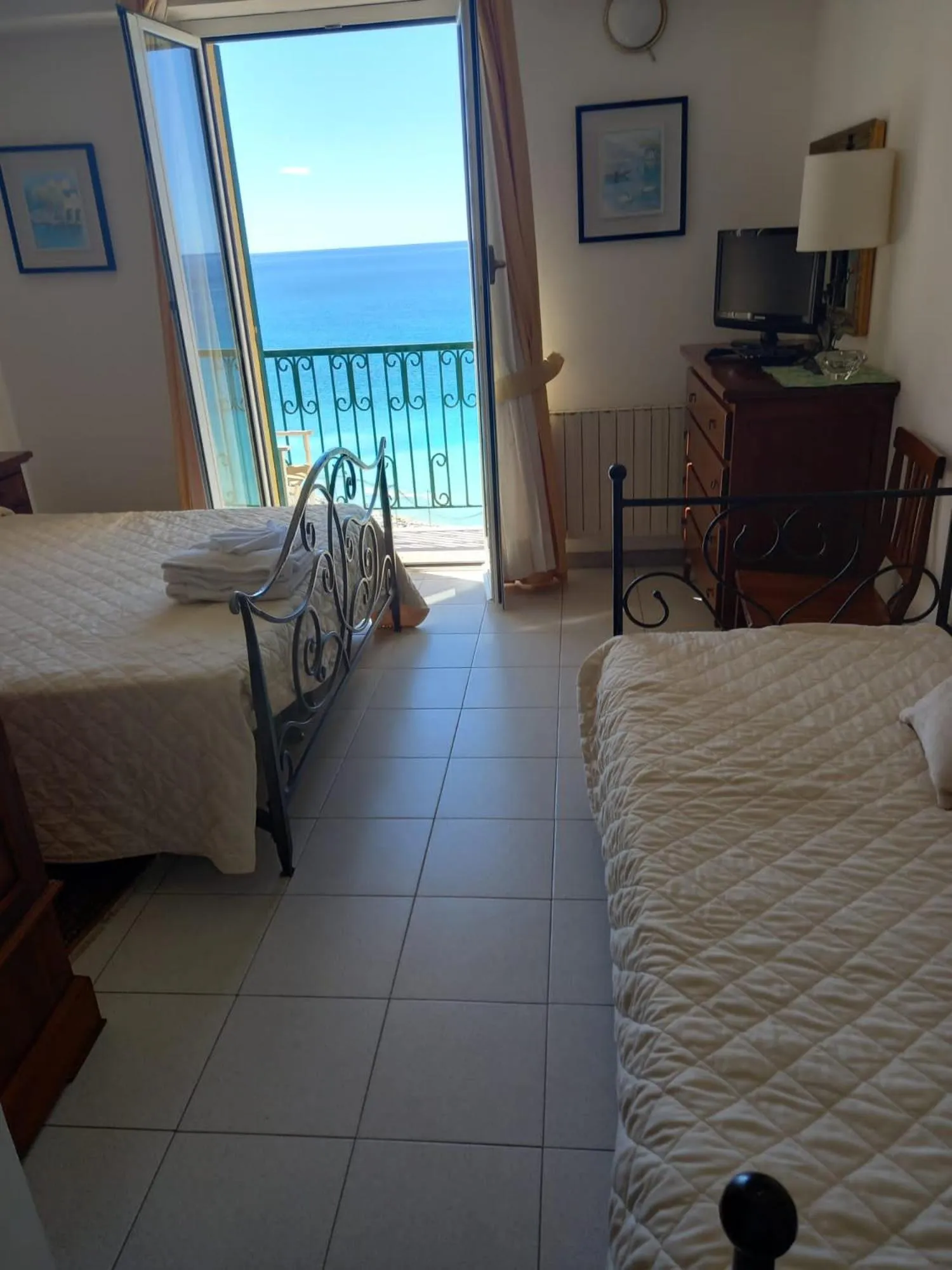 Bed in Hotel Leopold