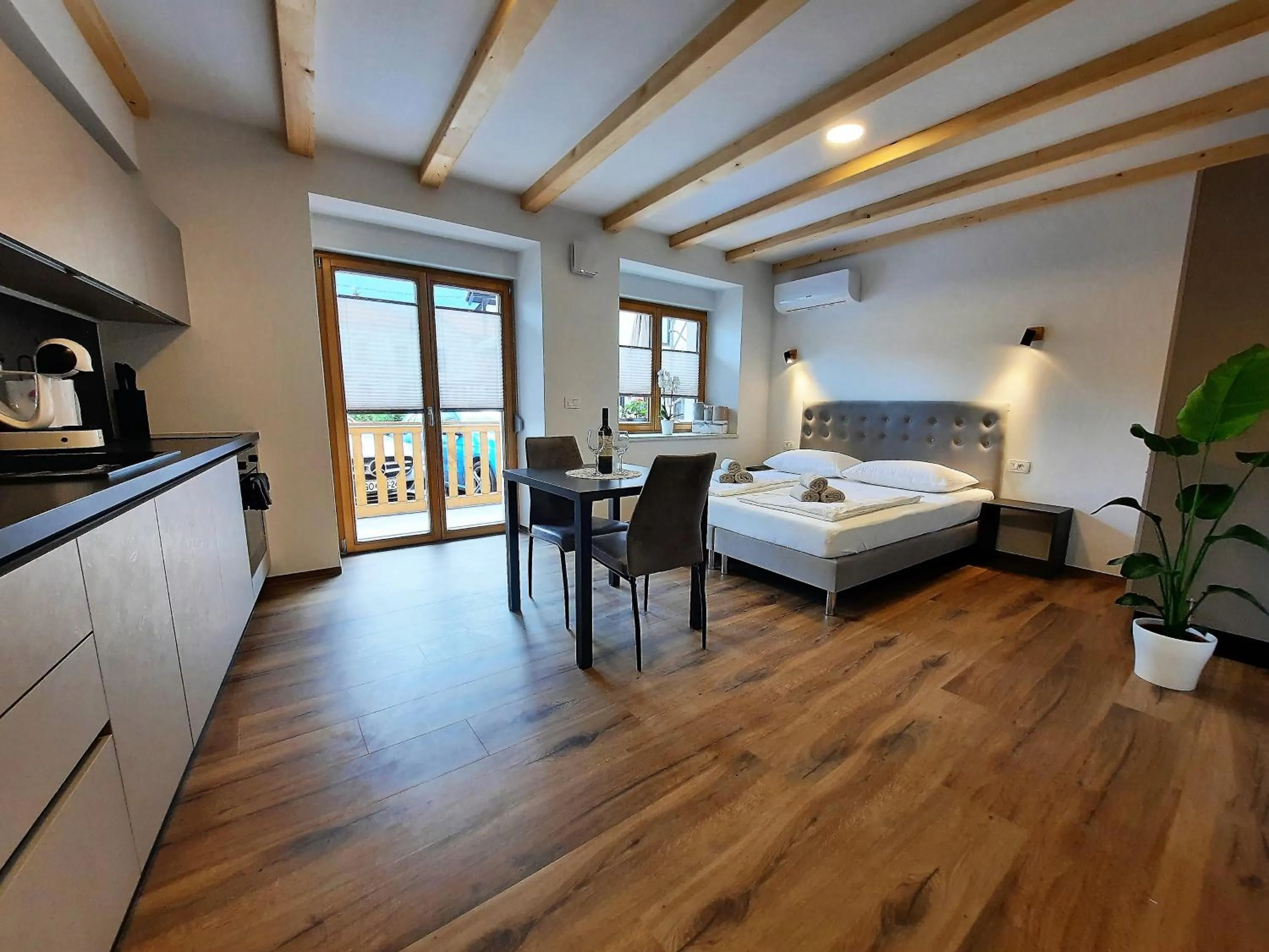 Photo of the whole room, Bed in Apartments Hlapi with SPA
