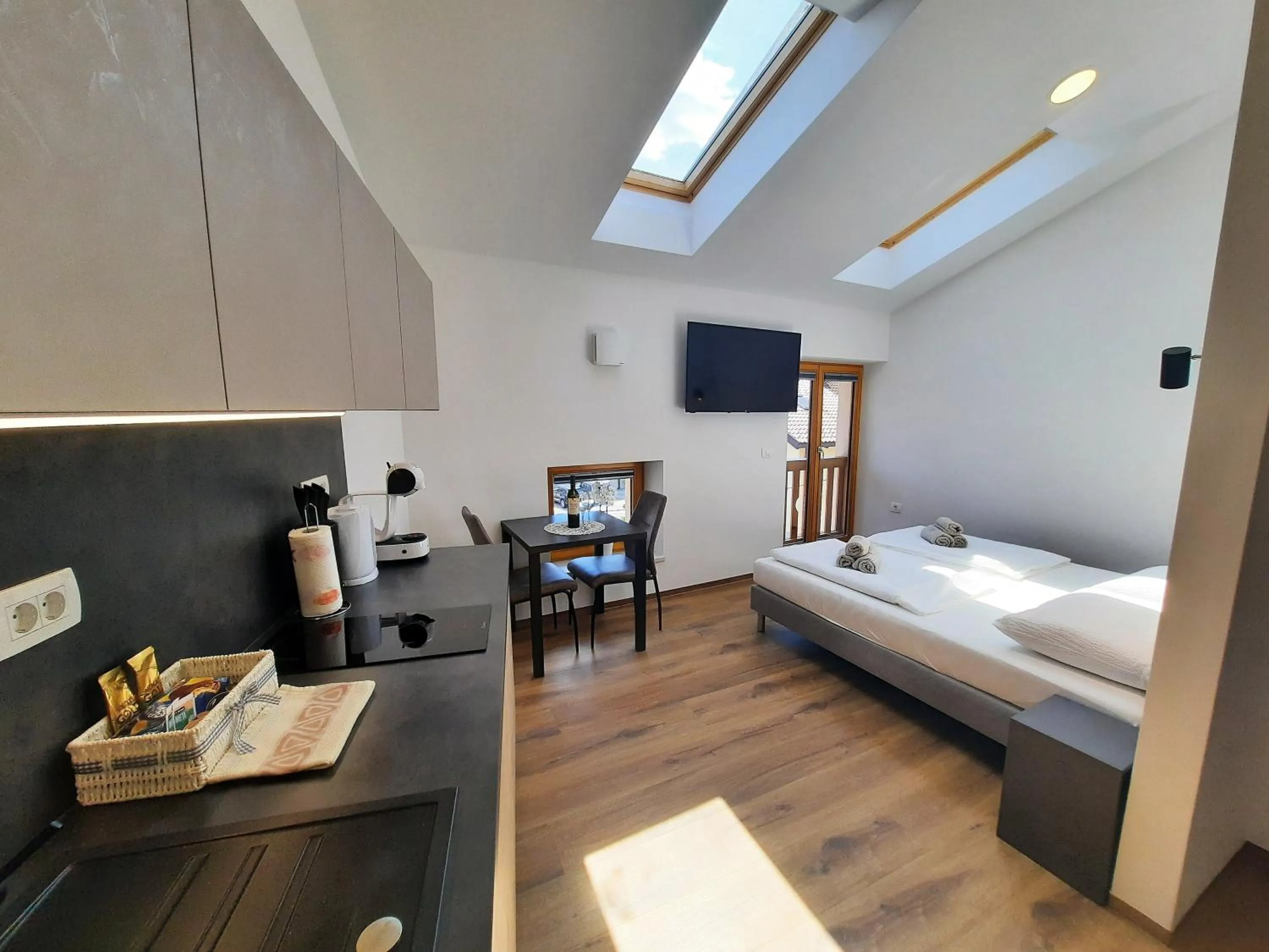 Photo of the whole room, Bed in Apartments Hlapi with SPA