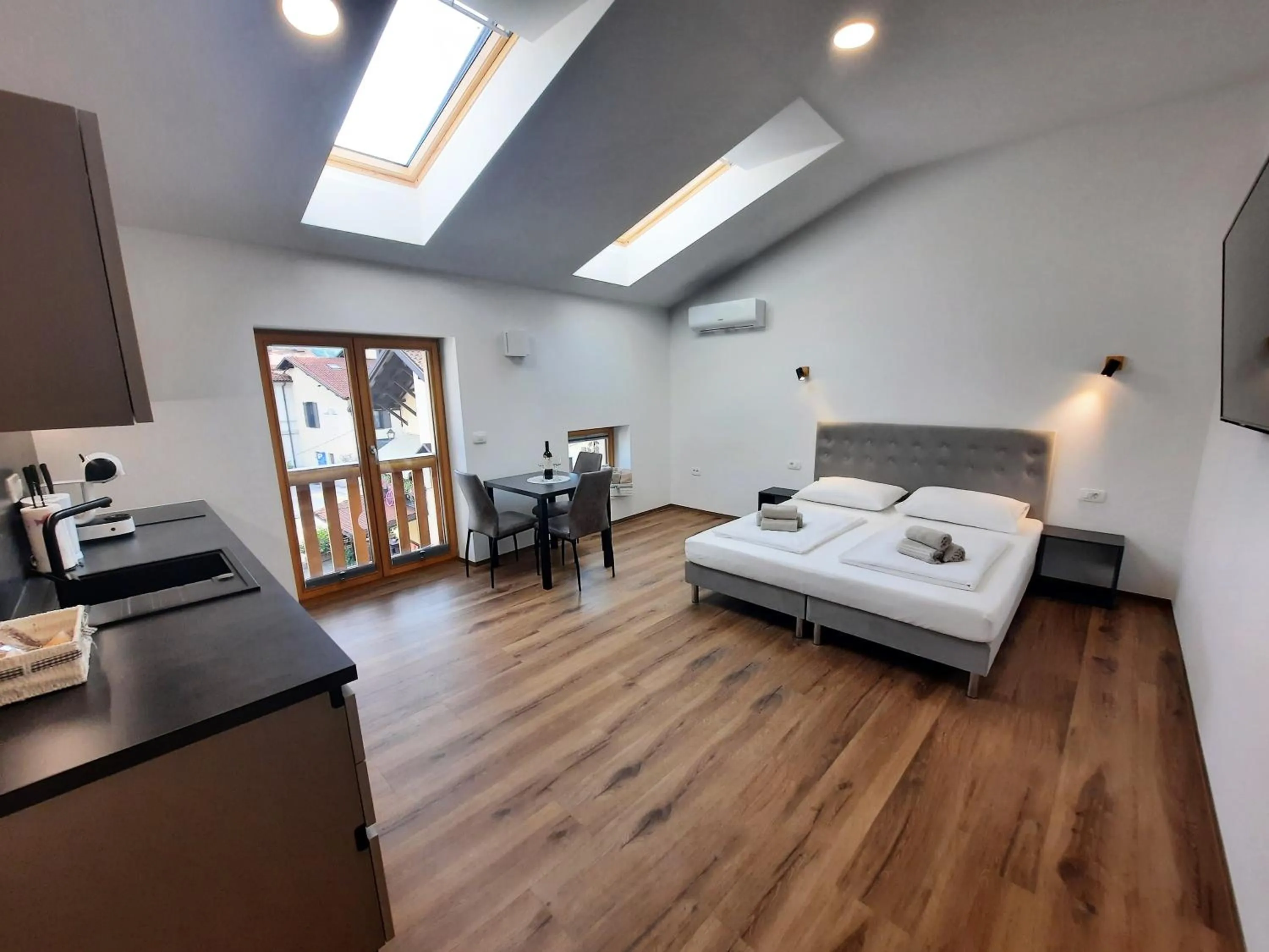 Photo of the whole room, Bed in Apartments Hlapi with SPA