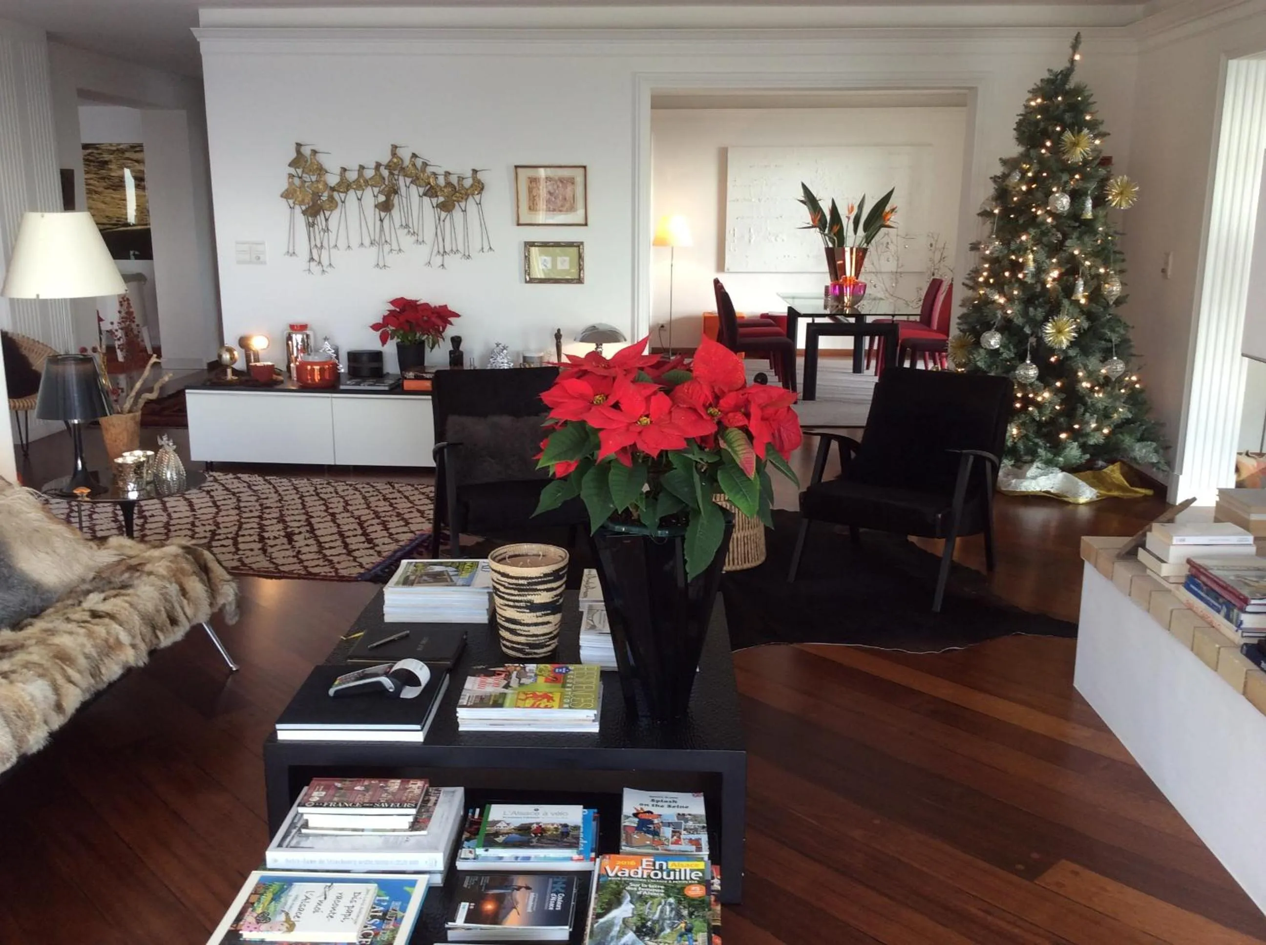 Communal lounge/ TV room in La Villa Haute Corniche