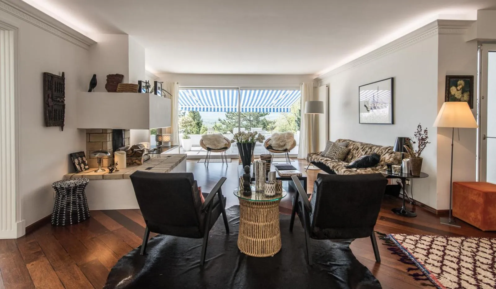 Living room in La Villa Haute Corniche