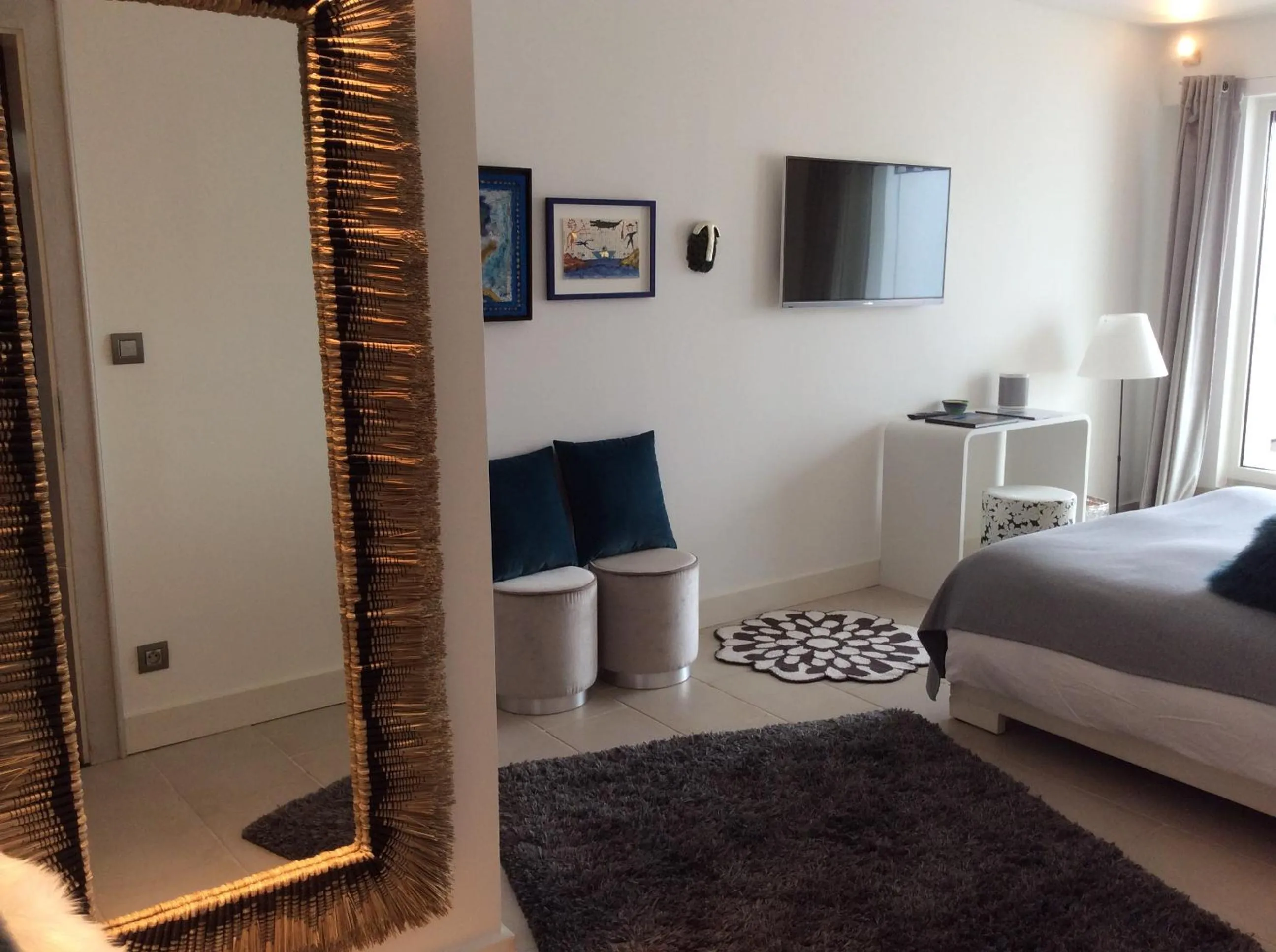 Decorative detail in La Villa Haute Corniche