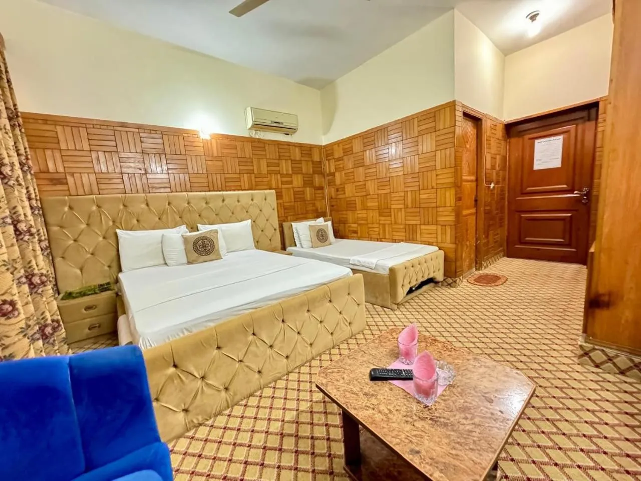 Bed in Uk Family Lodge