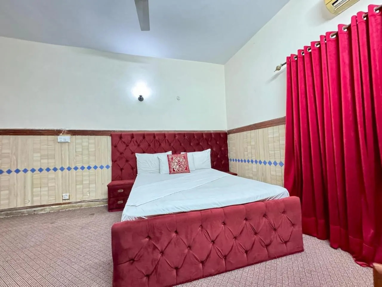 Bed in Uk Family Lodge