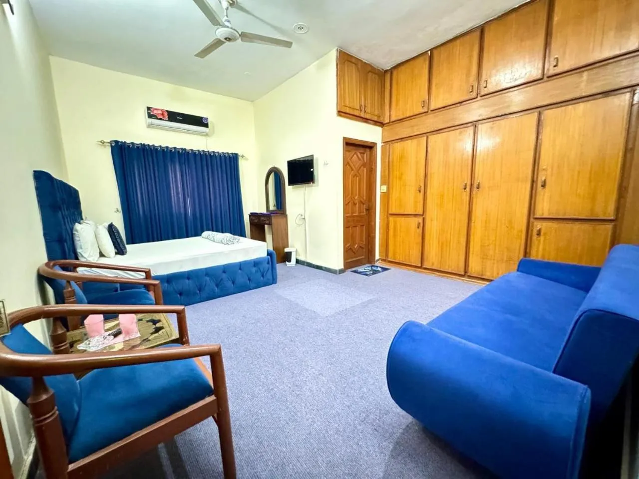 Bed in Uk Family Lodge