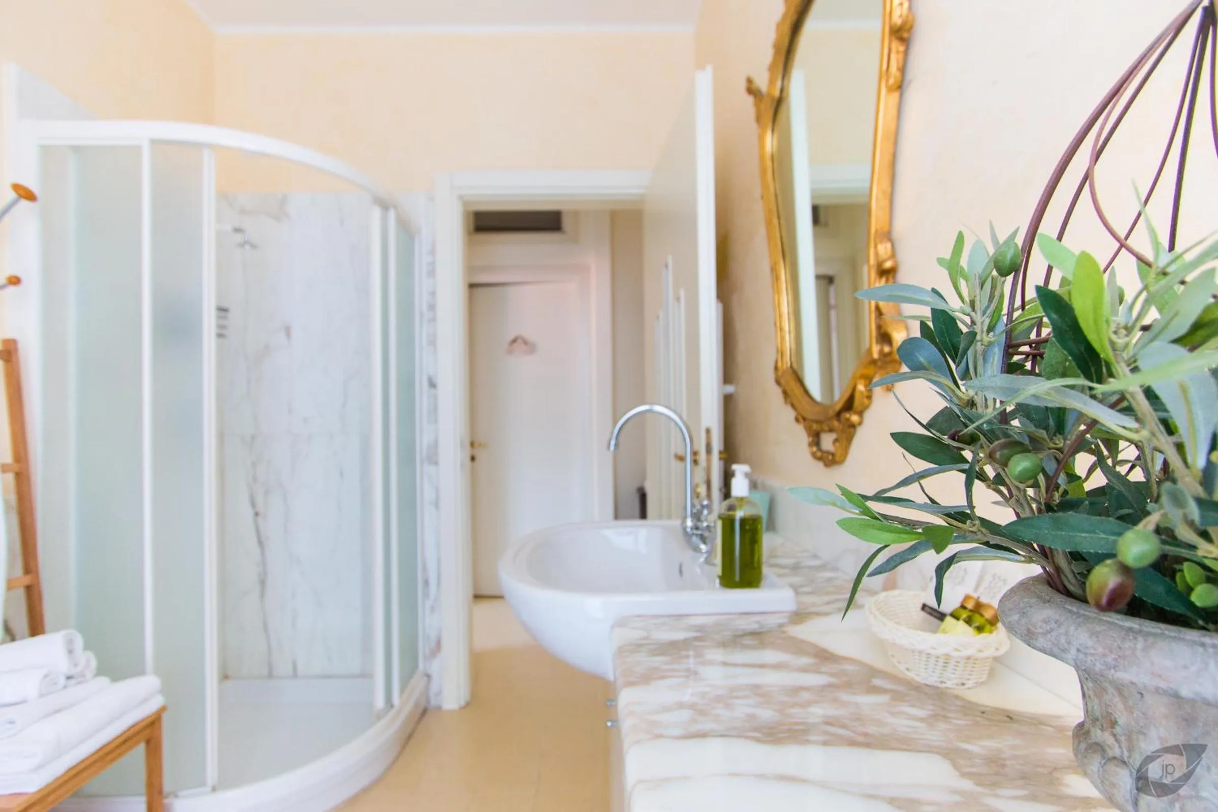 Bathroom in B&B La Sosta degli Artisti