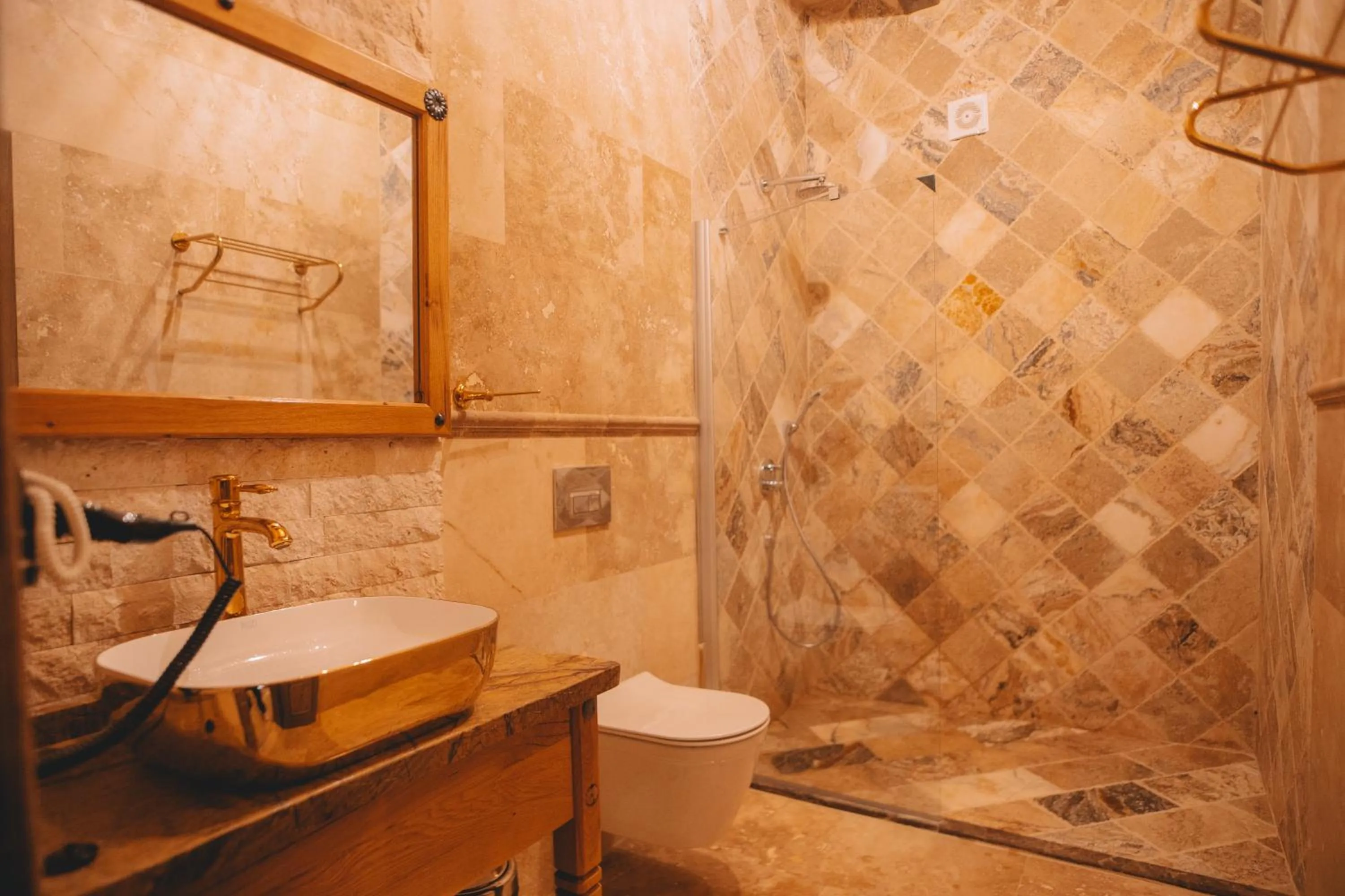 Shower in Karis Cave Cappadocia