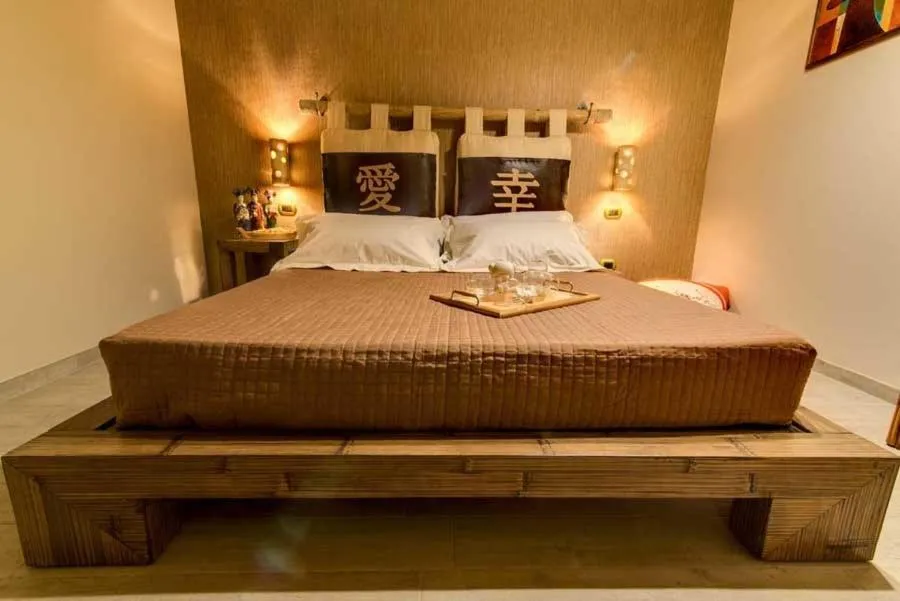 Animals, Bed in Marco Polo B&B