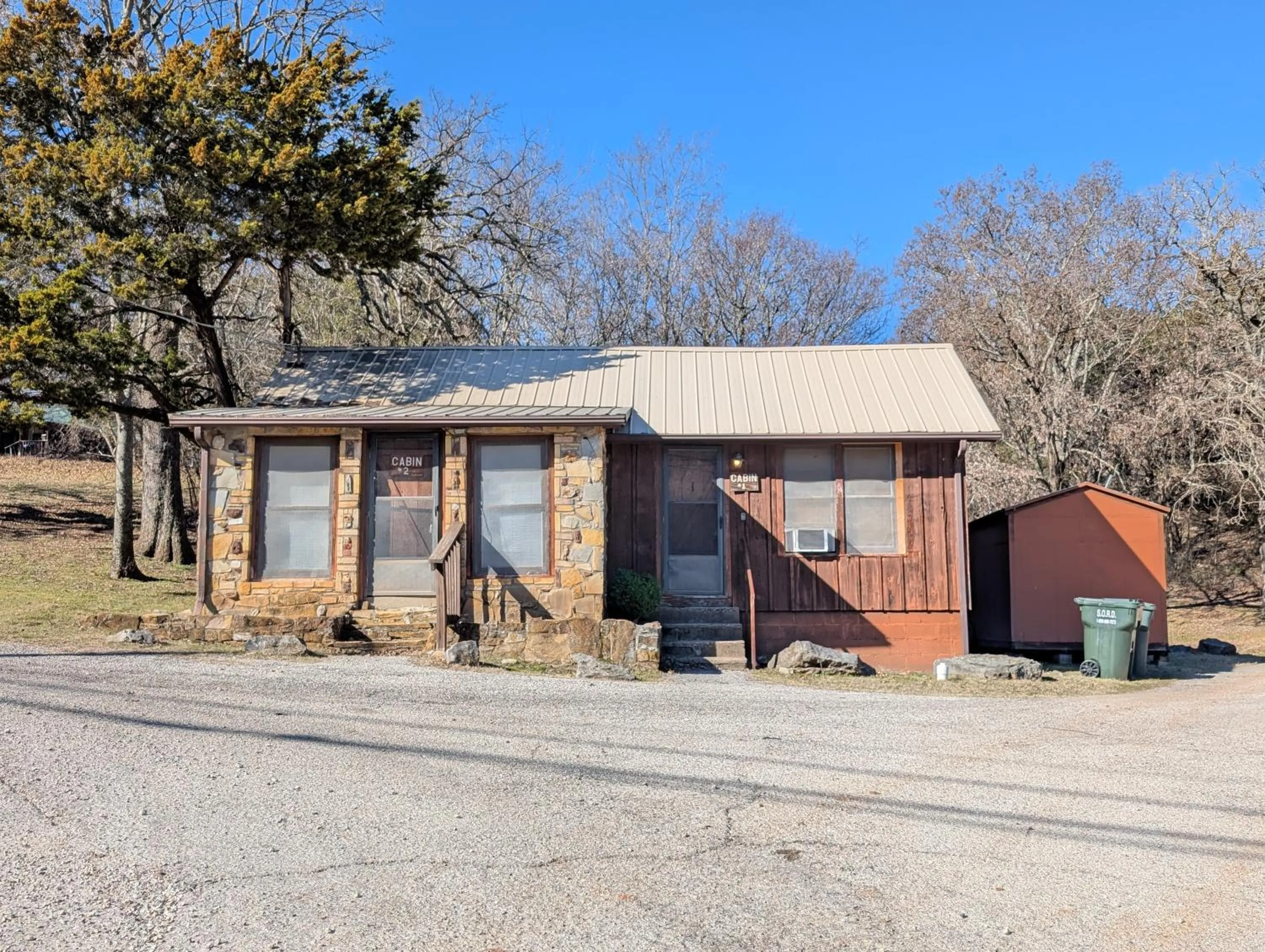 Property building in Cedarvale Cabins Turner Falls