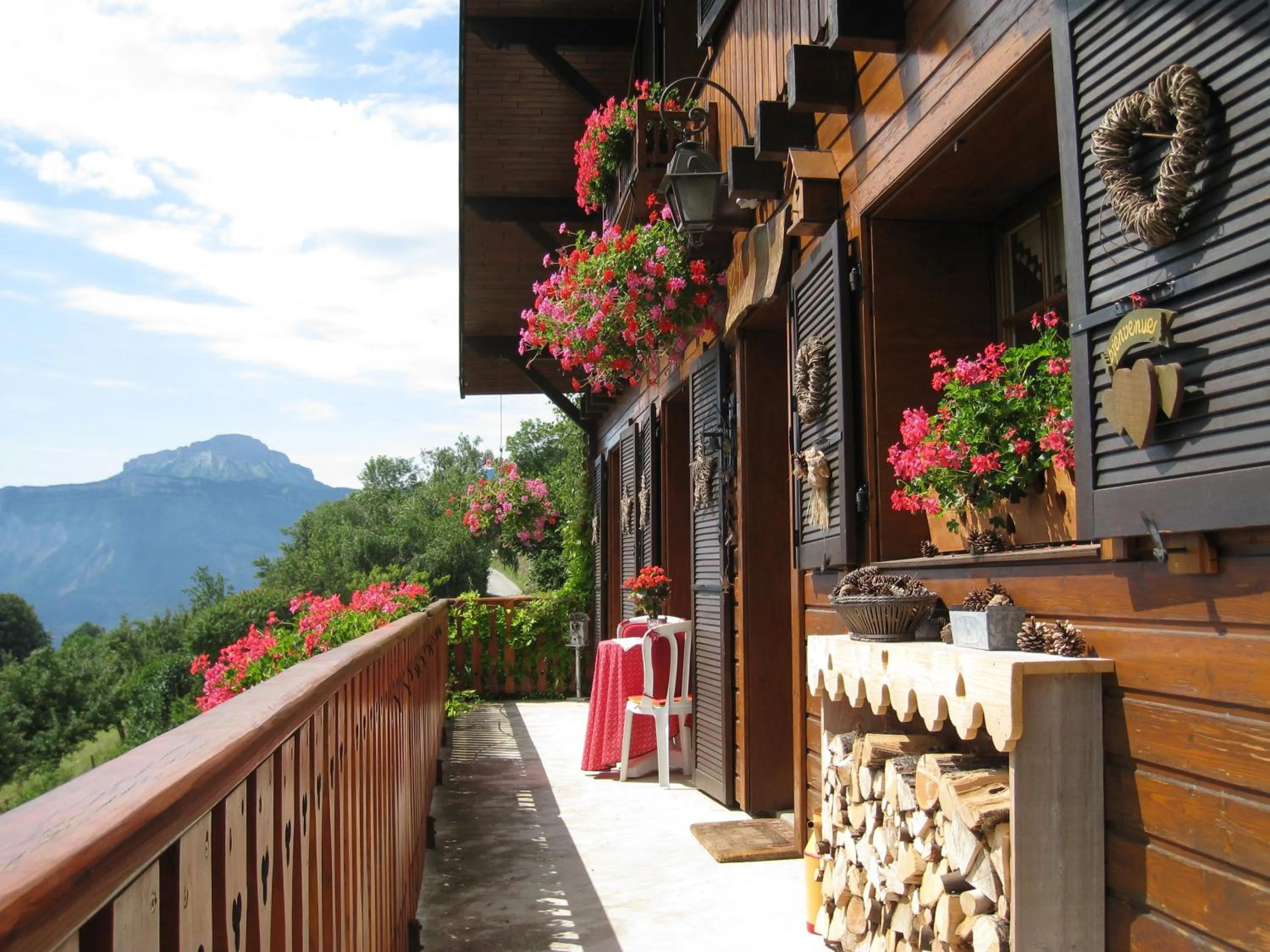 Facade/entrance in Chalet la Colombière