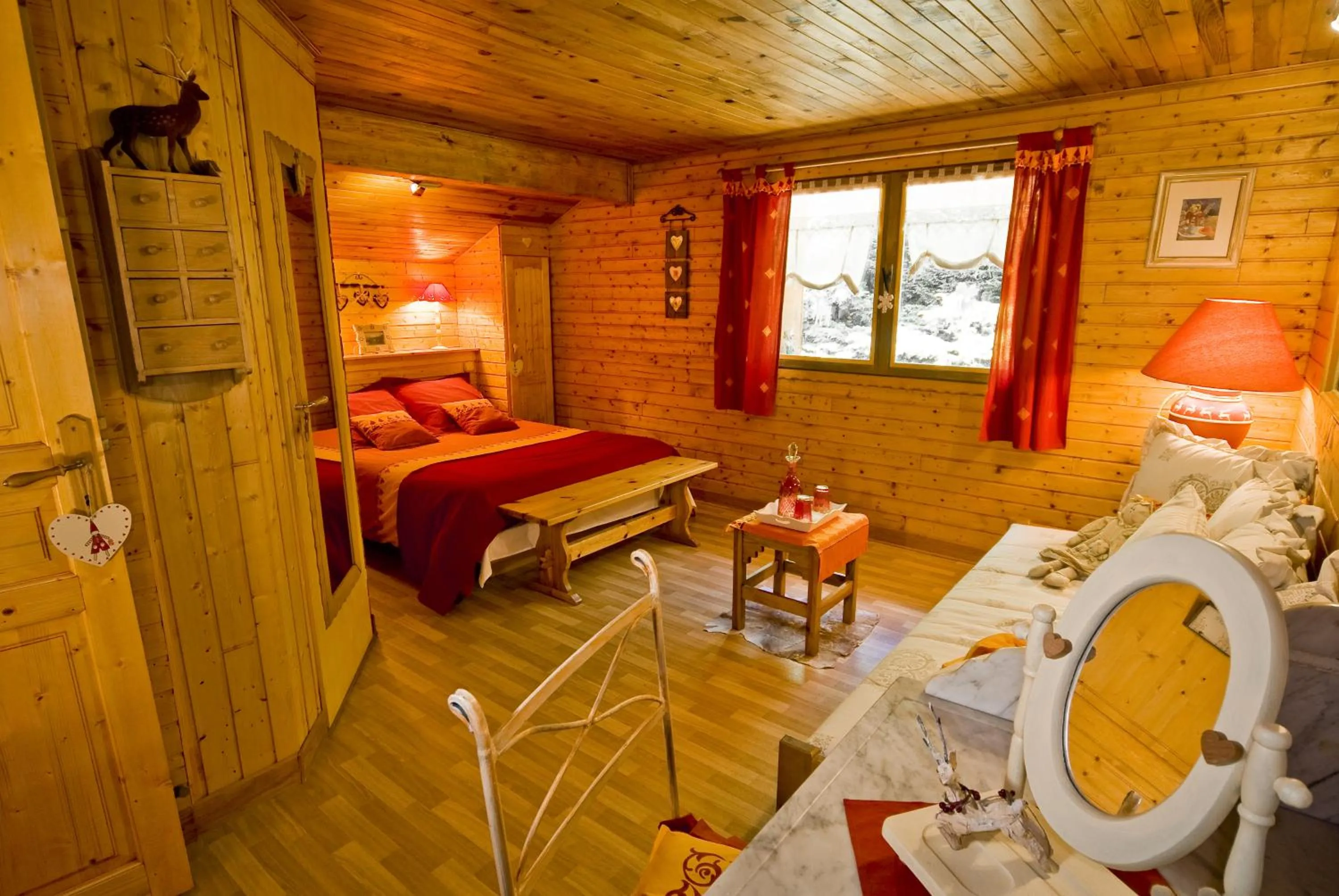 Bedroom, Bed in Chalet la Colombière