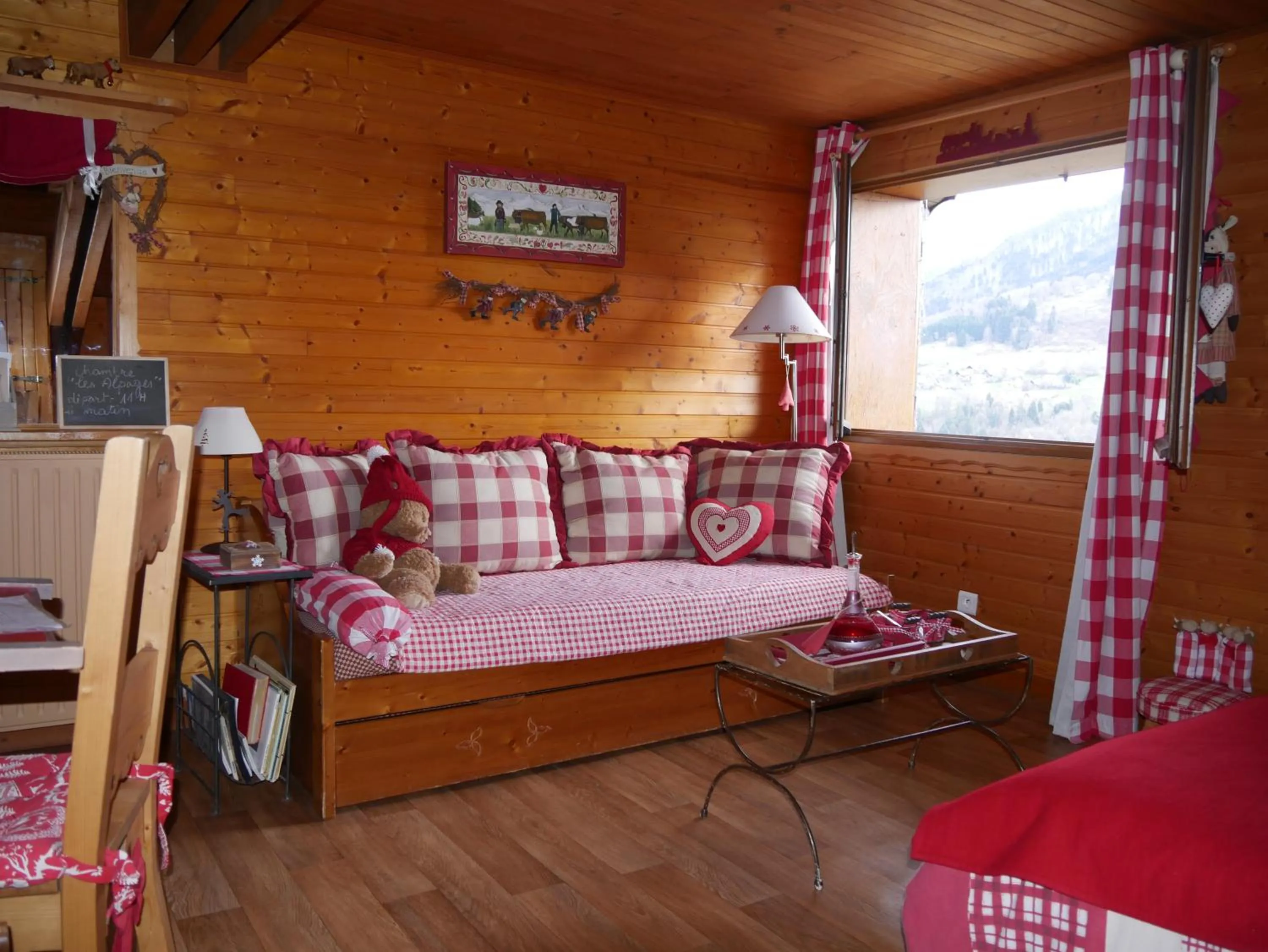 Seating area, Bed in Chalet la Colombière