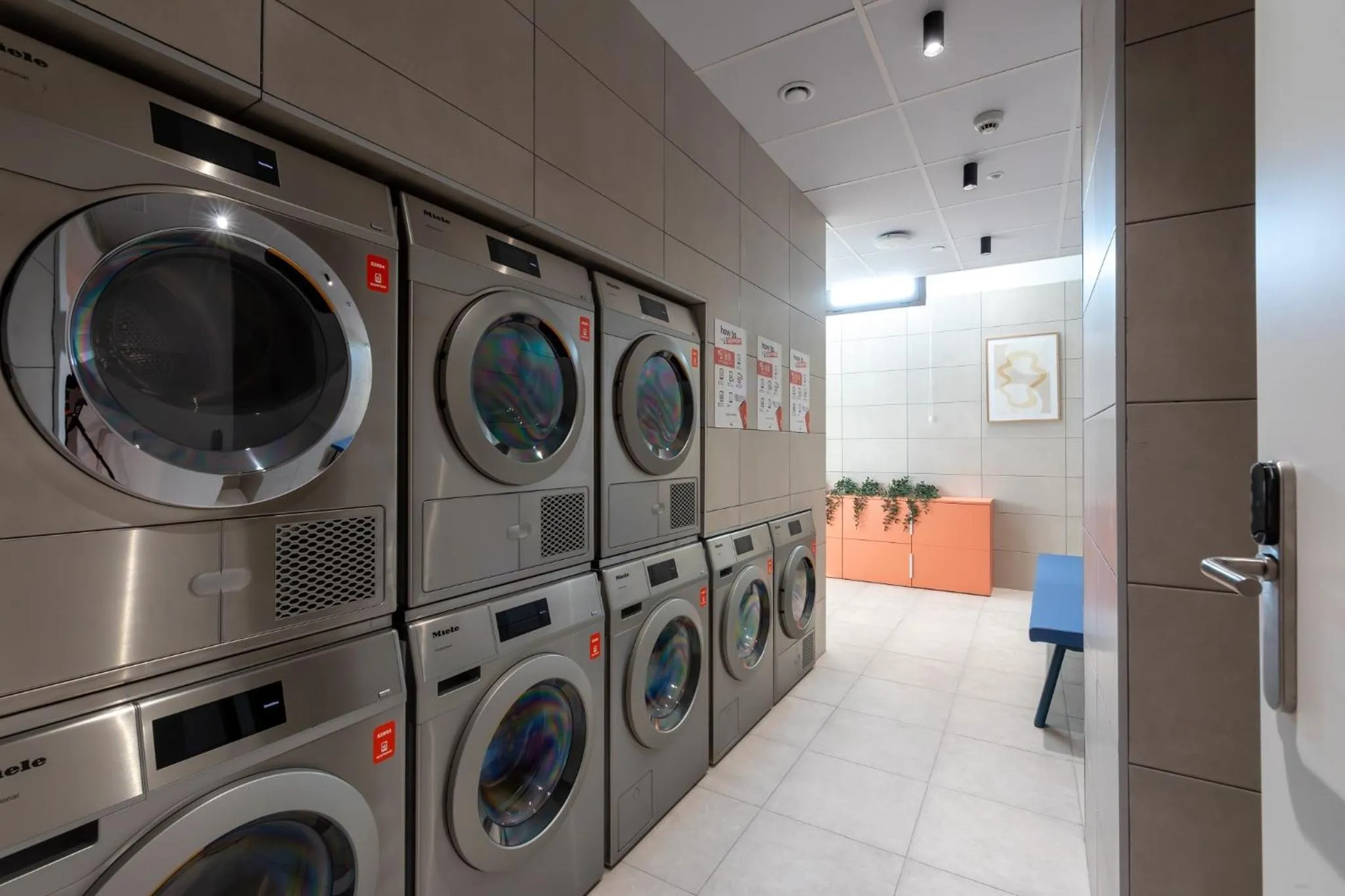 laundry in Hotel Nido Malvarrosa