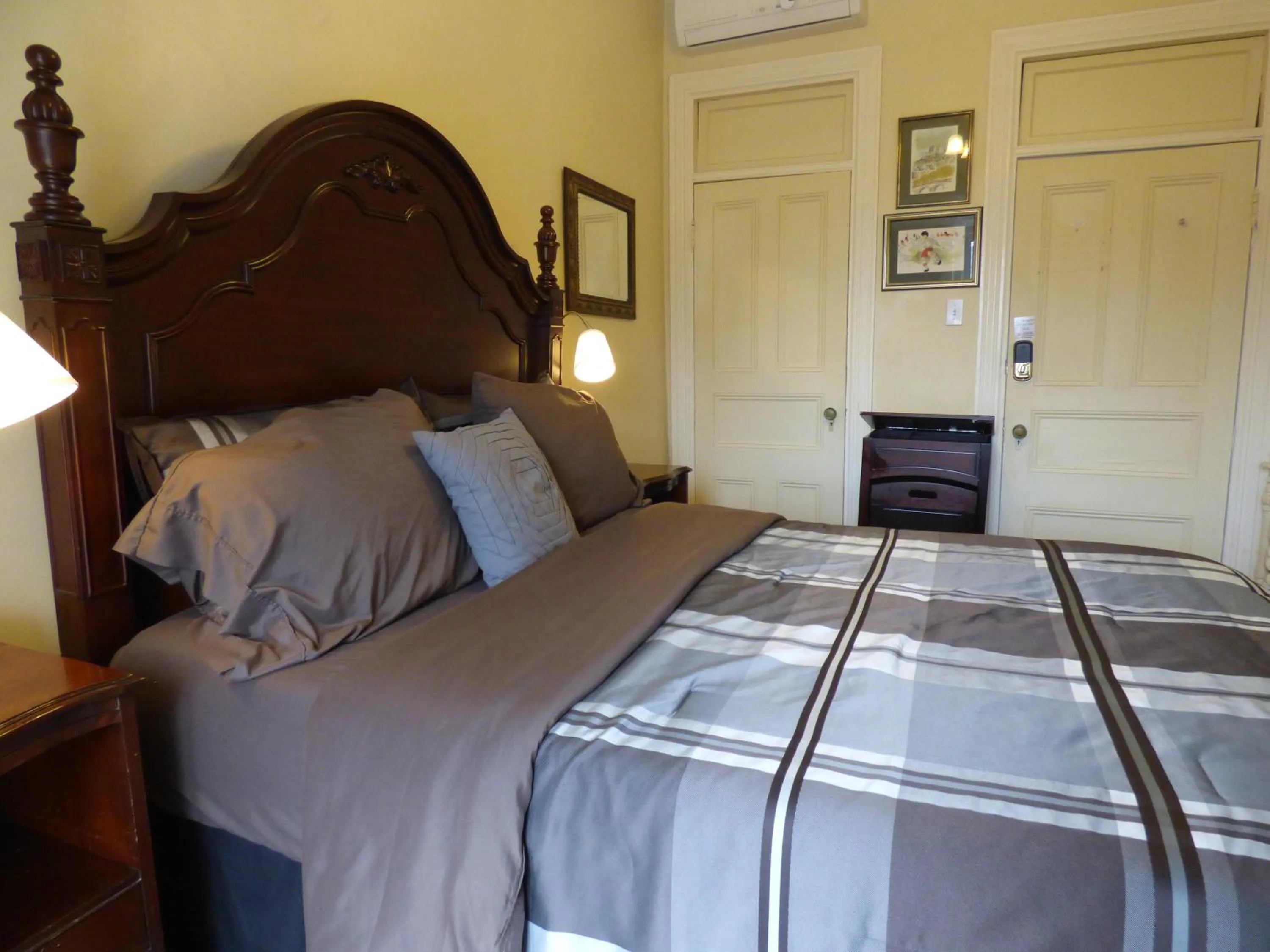 Bedroom, Bed in Gingerbread Manor