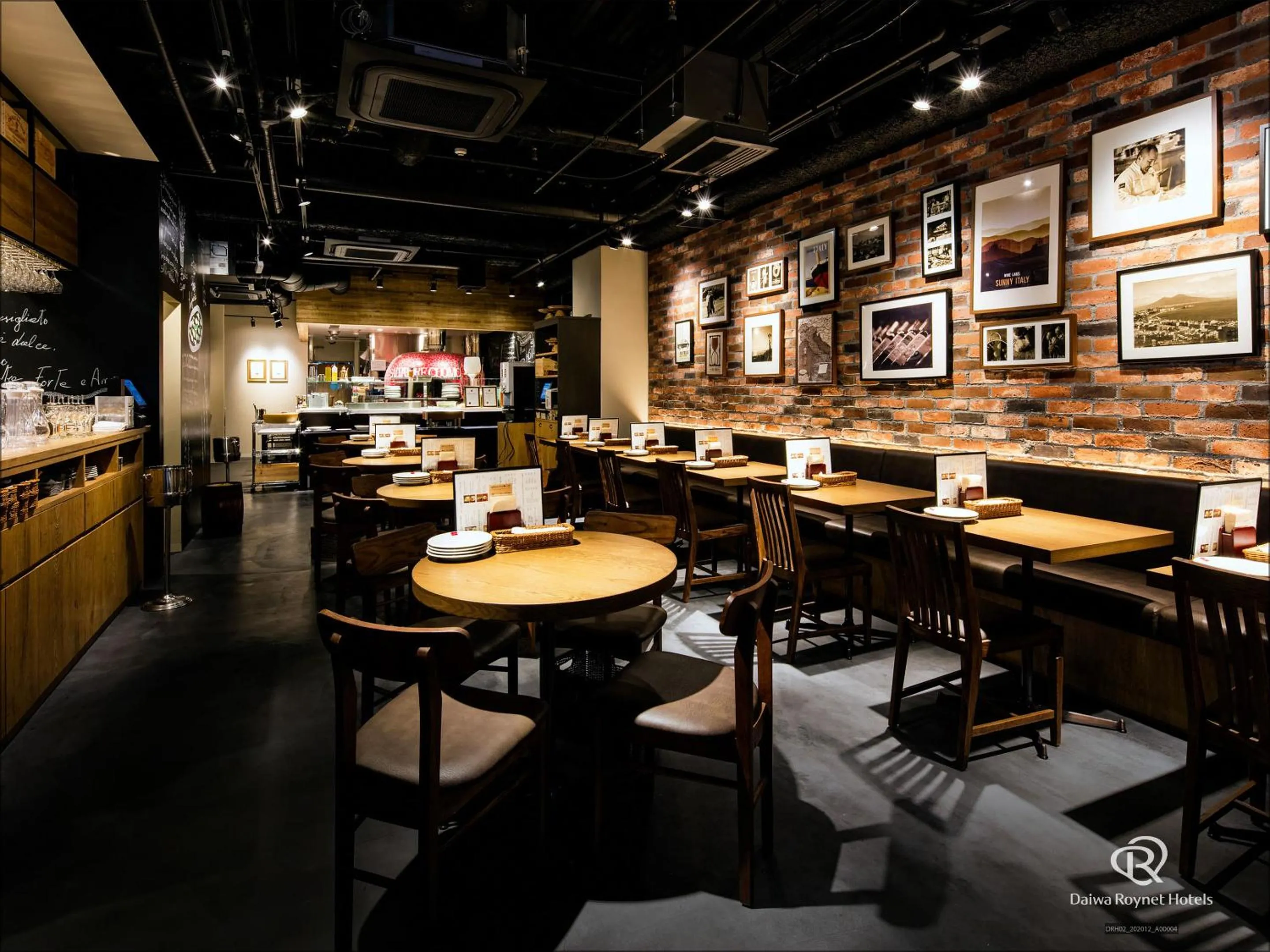 Restaurant/places to eat in Daiwa Roynet Hotel Chiba Ekimae