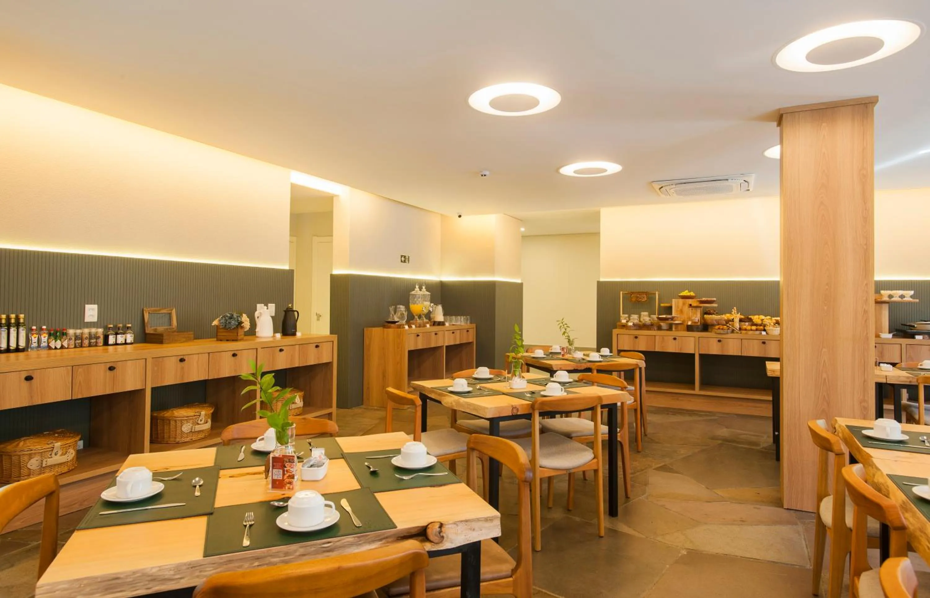 Restaurant/places to eat in Poehma Lago Negro by Livá OFICIAL