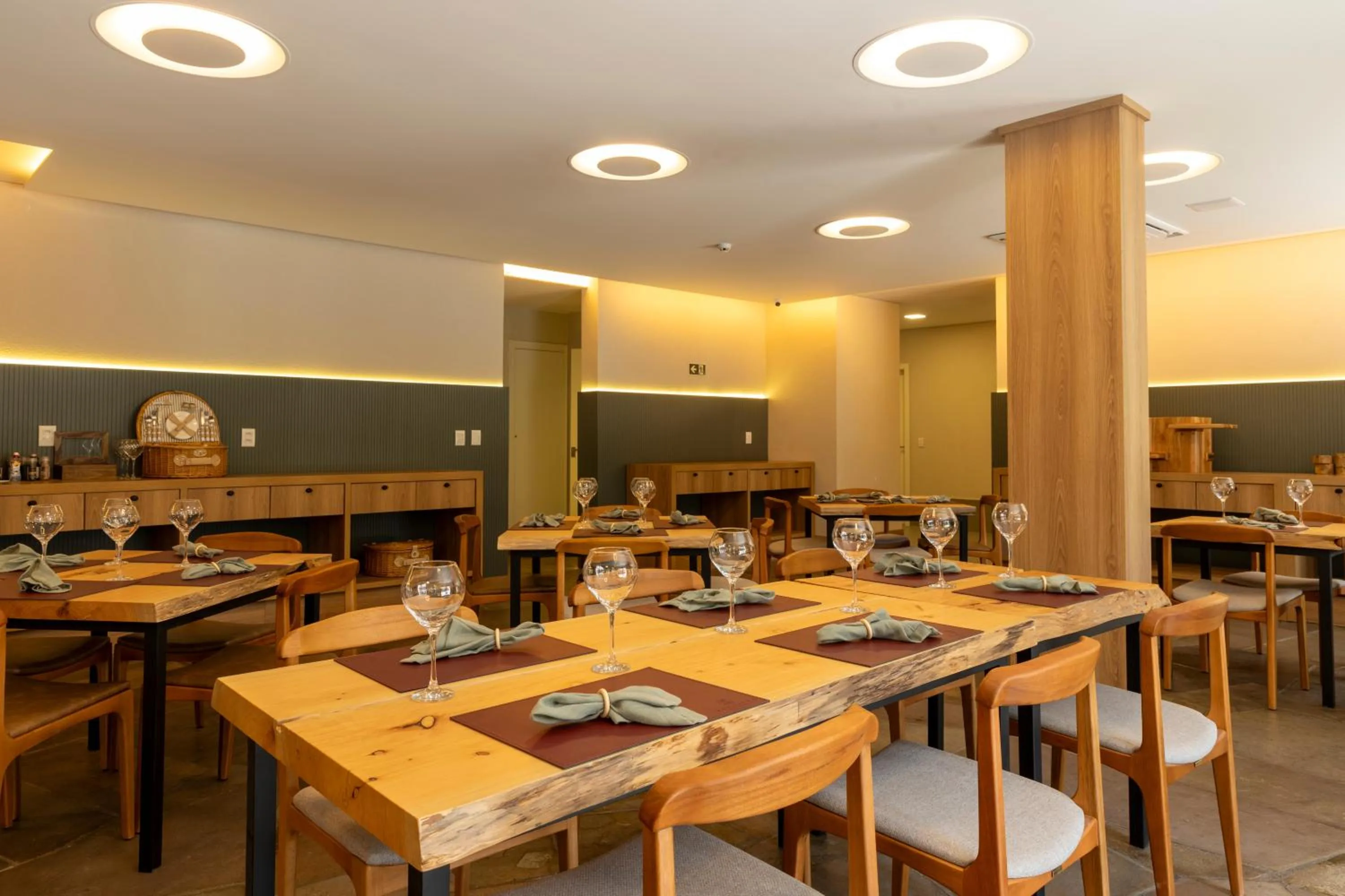 Restaurant/places to eat in Poehma Lago Negro by Livá OFICIAL