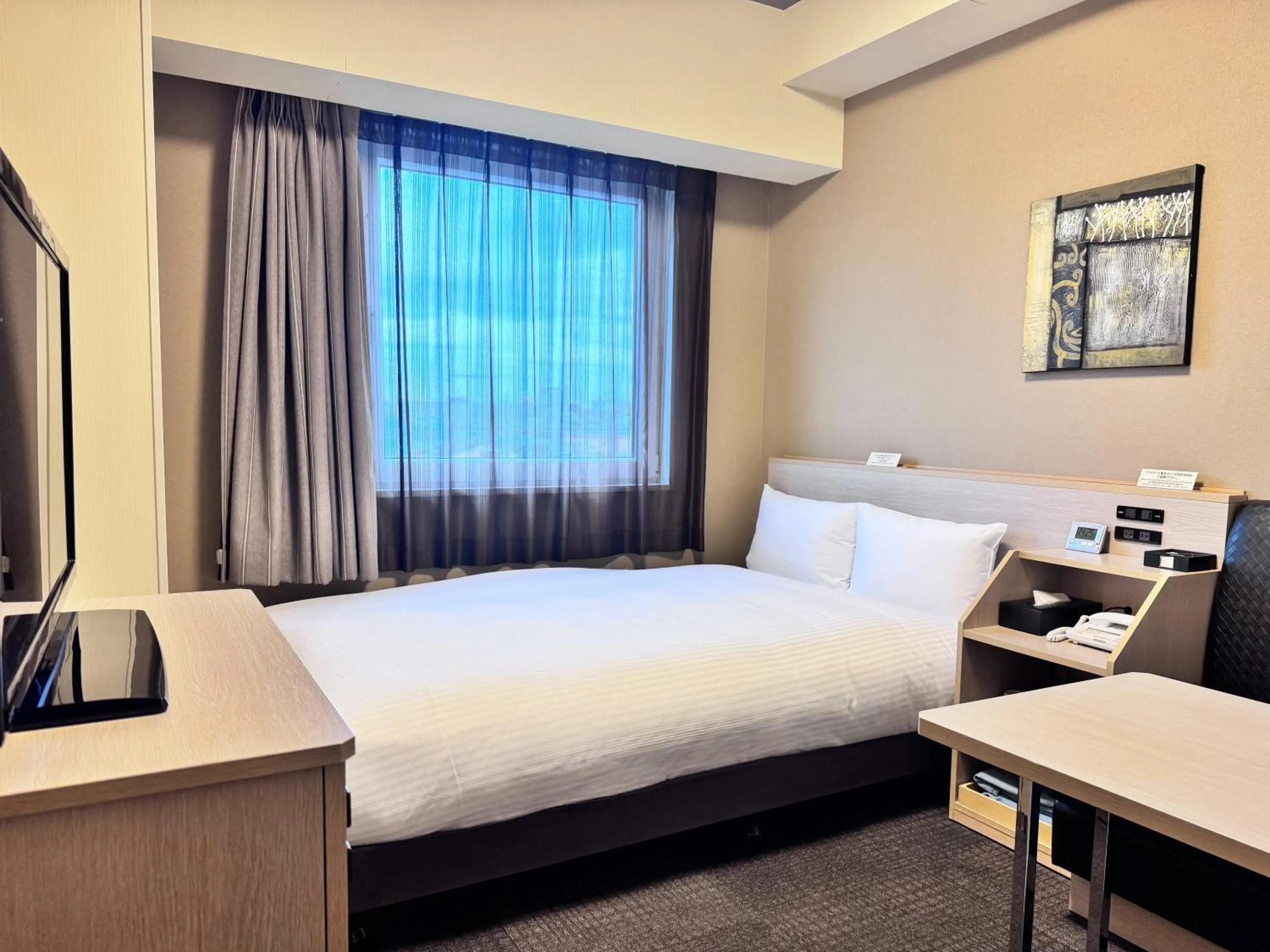 Photo of the whole room, Bed in Hotel Route Inn Isehara Ooyama Inter -Kokudo 246 Gou-