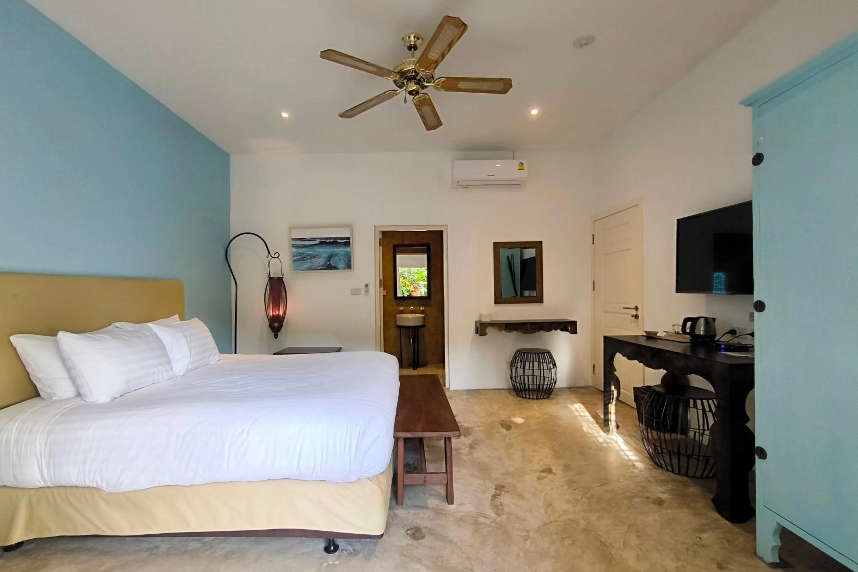 Bed in Sanae Beach Hua Hin