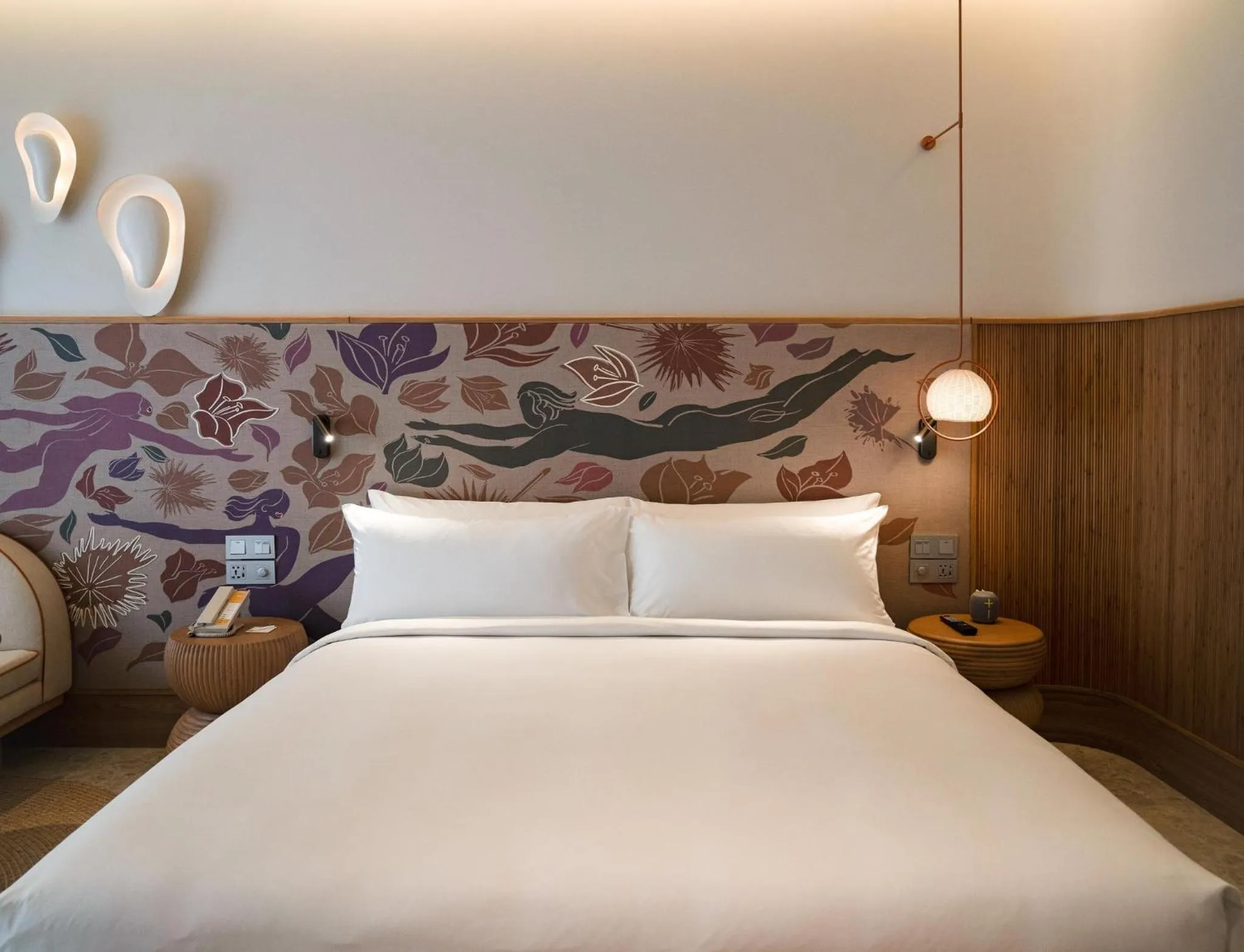 Photo of the whole room, Bed in The Standard, Pattaya Na Jomtien