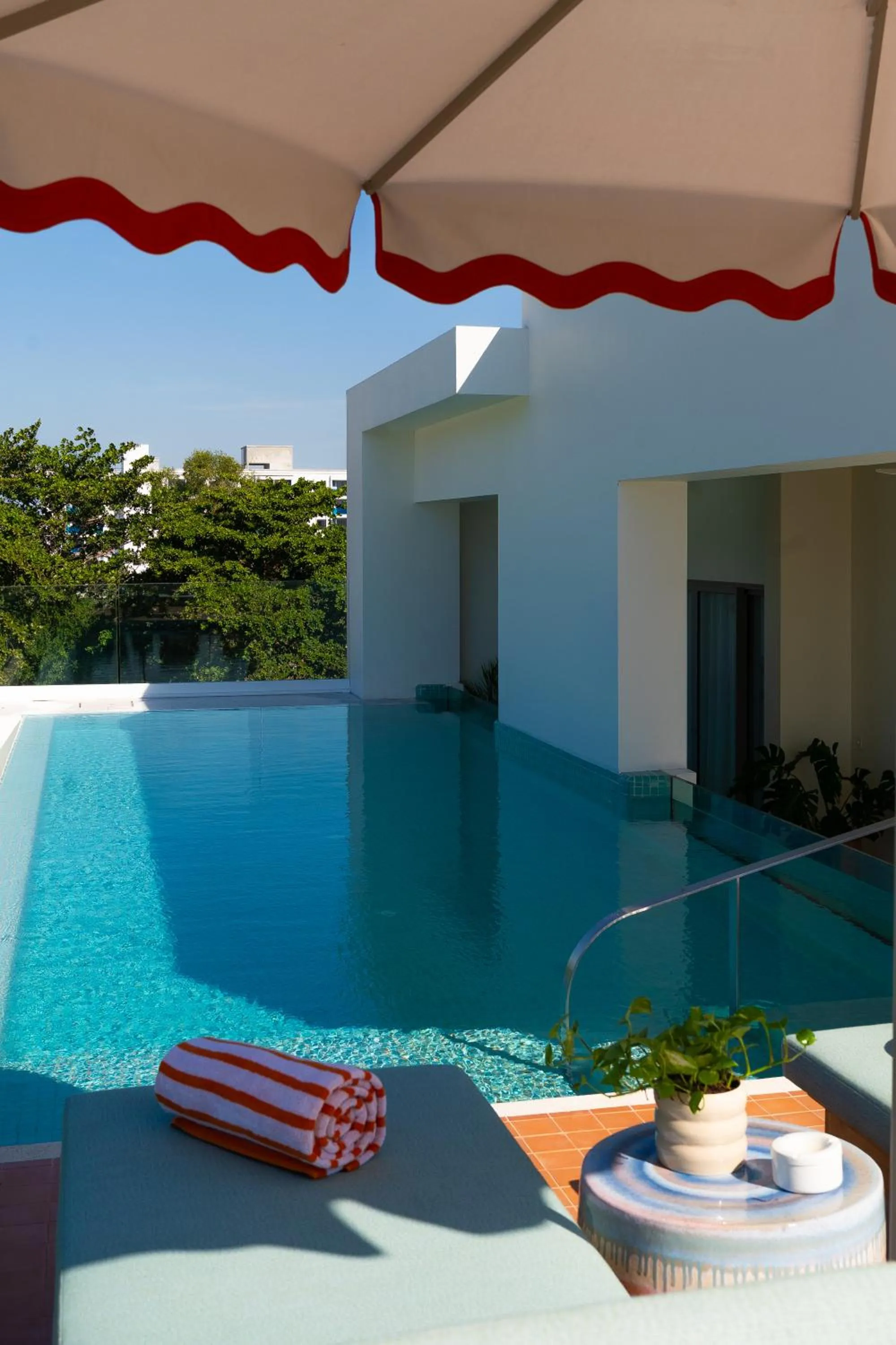 Swimming pool in The Standard, Pattaya Na Jomtien