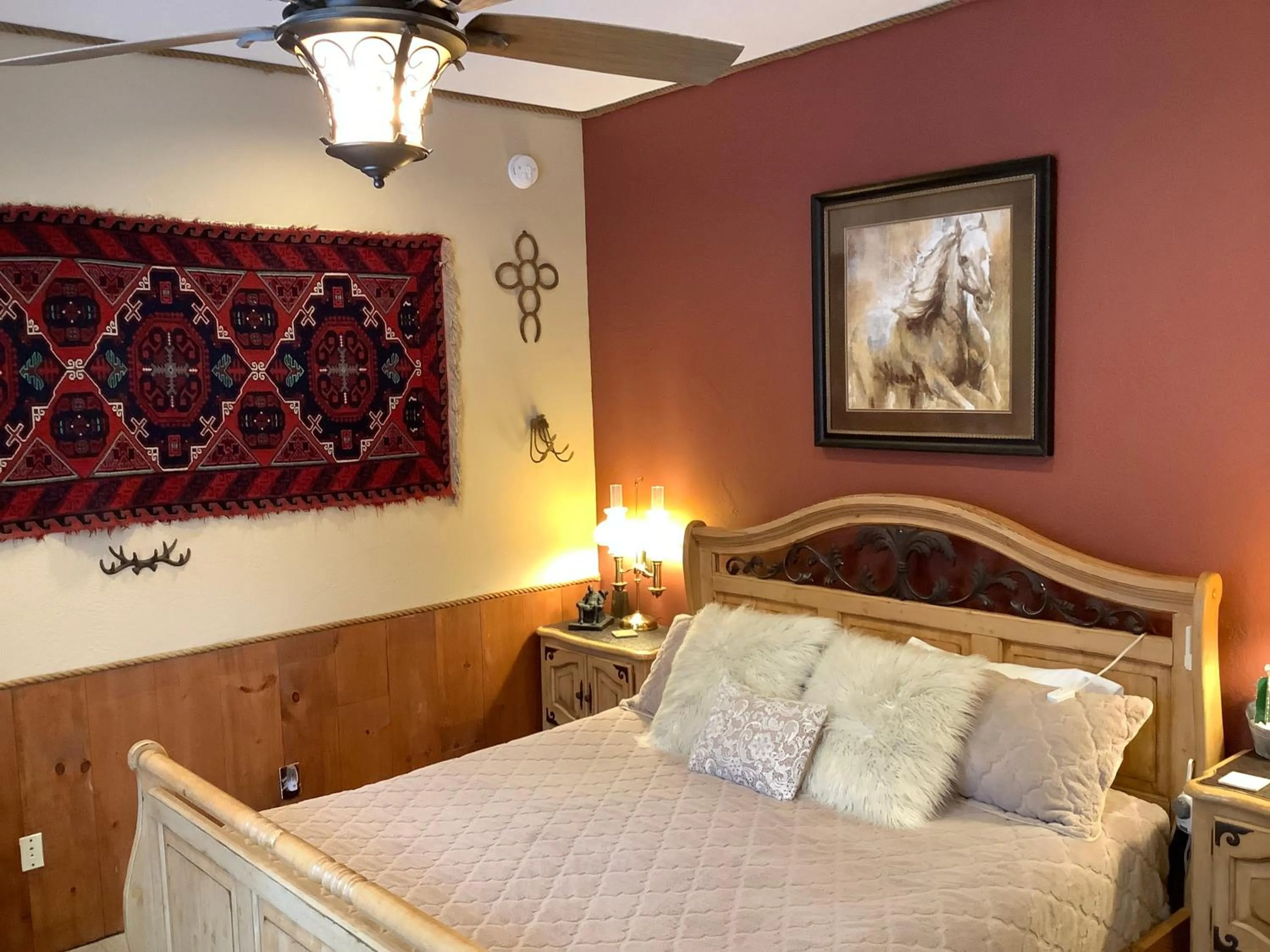 Bedroom, Bed in BarDew Valley Inn