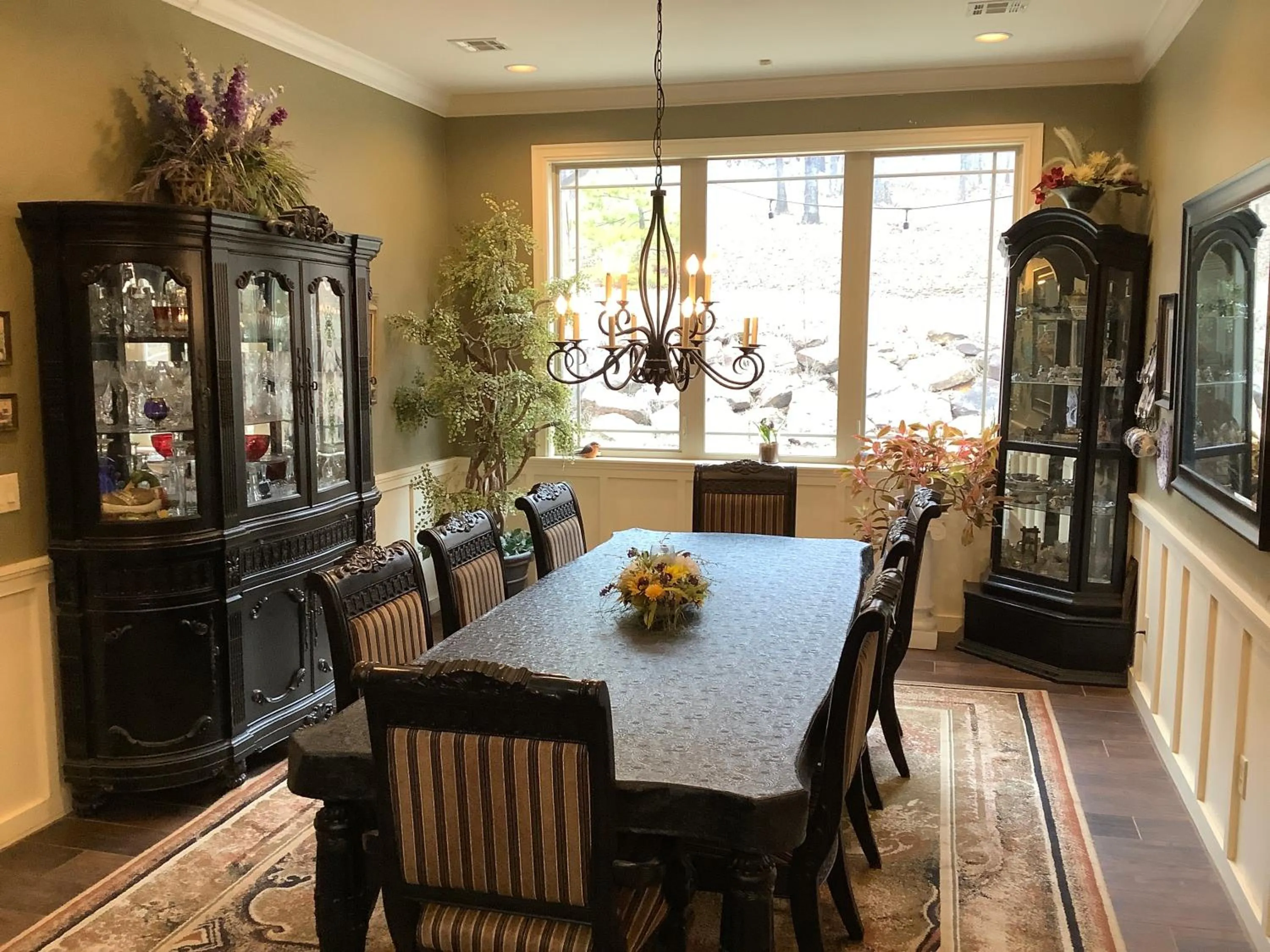 Dining area in BarDew Valley Inn