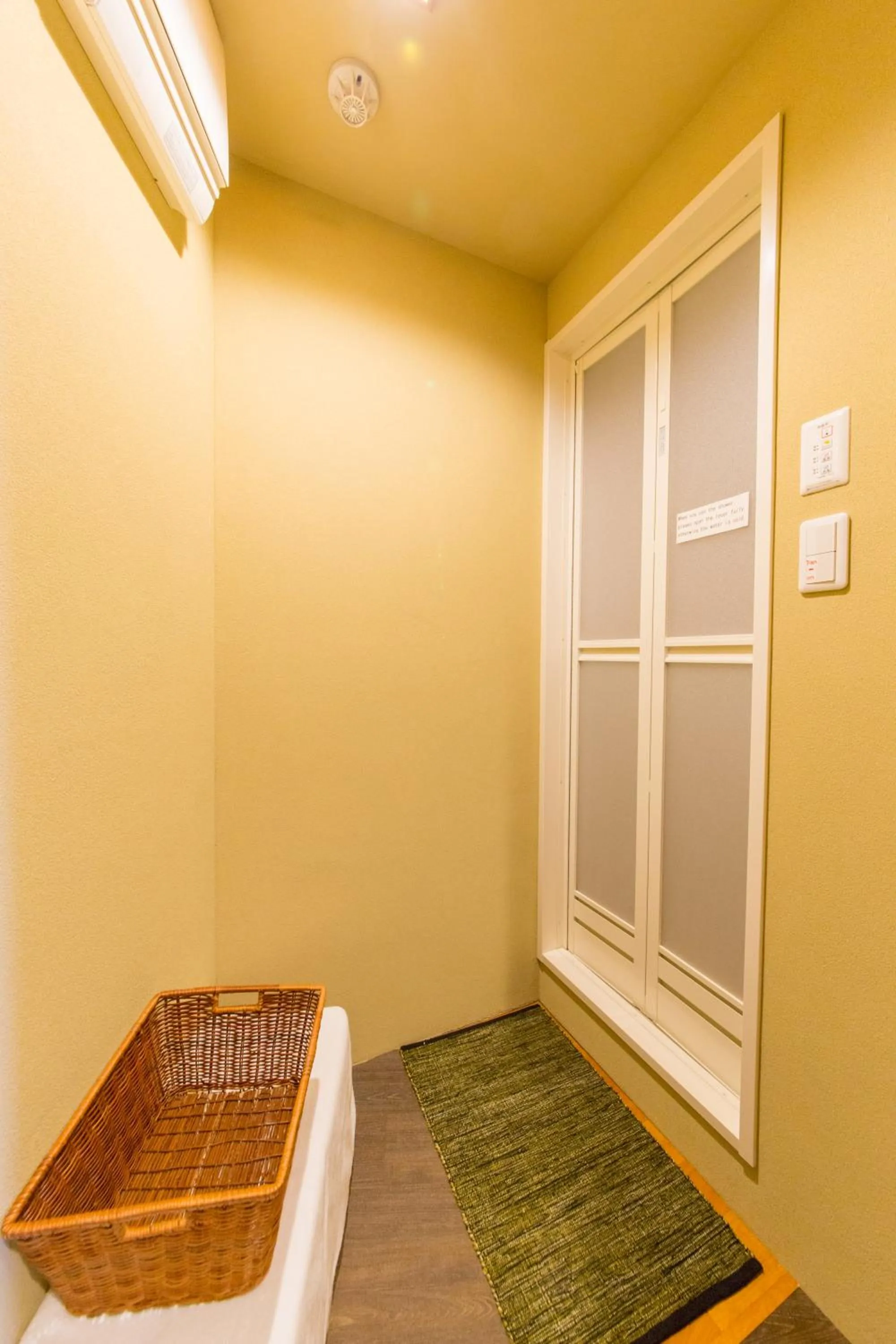 Shower in Kyo no Yado Sangen Ninenzaka