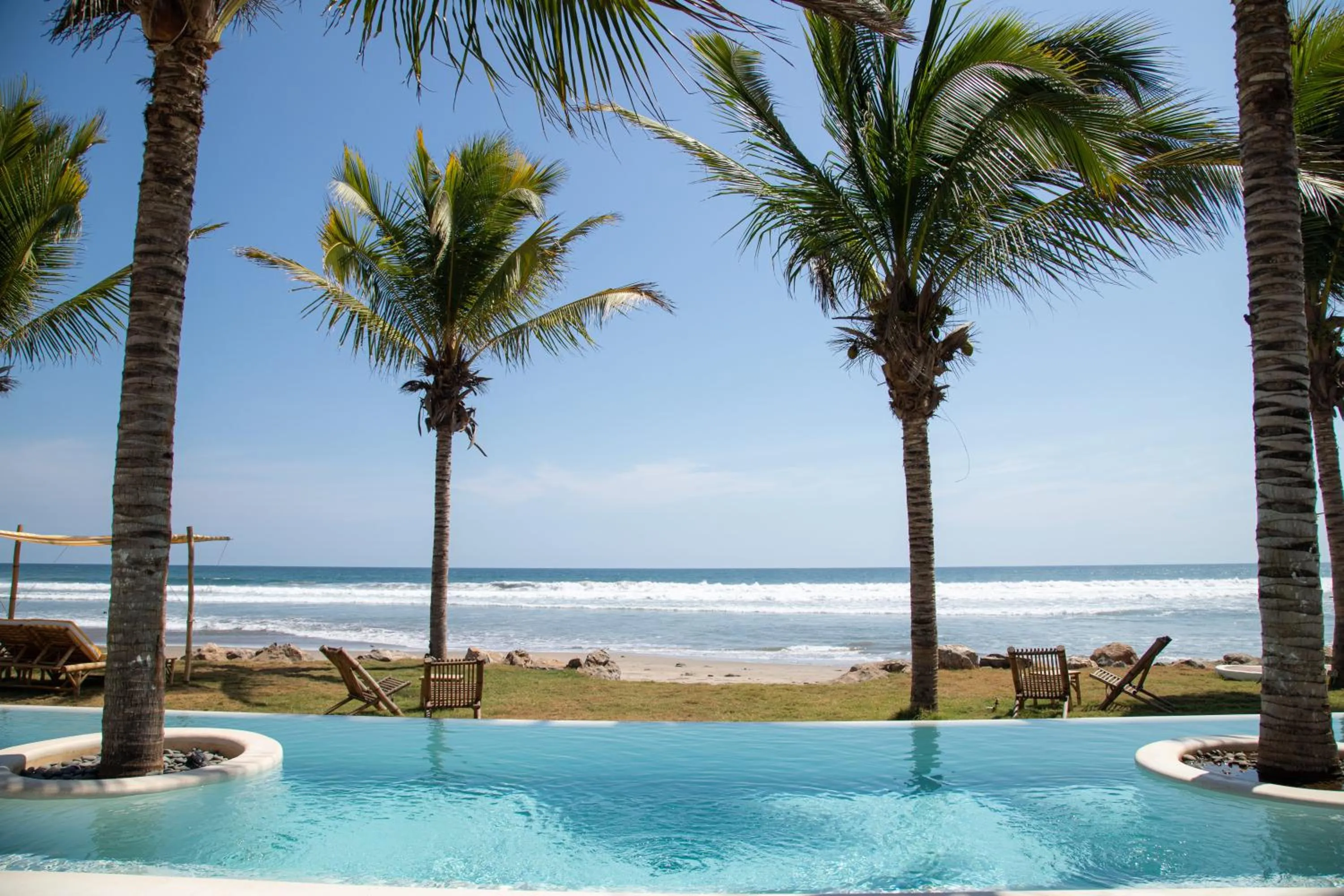 Swimming pool in Hotel Pomelo