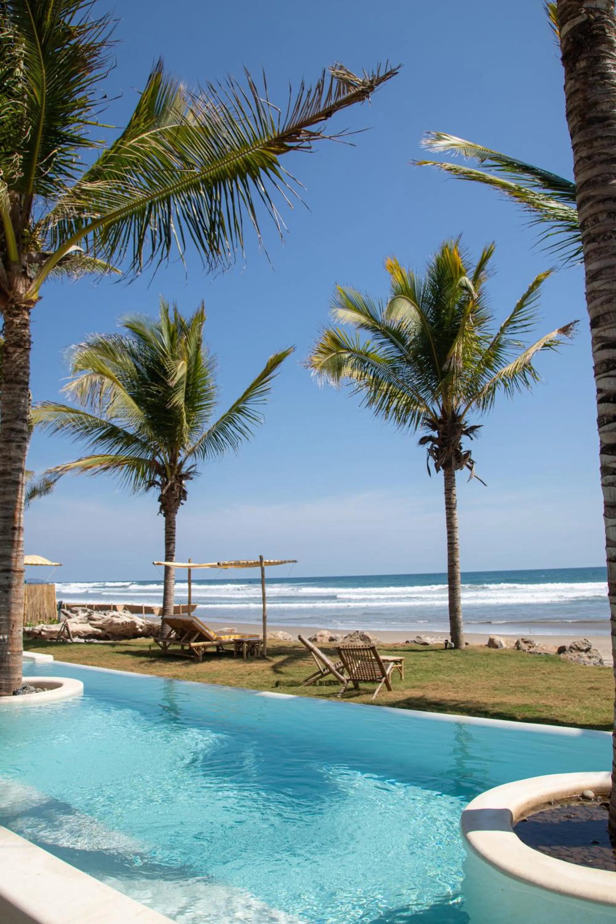 Swimming pool in Hotel Pomelo