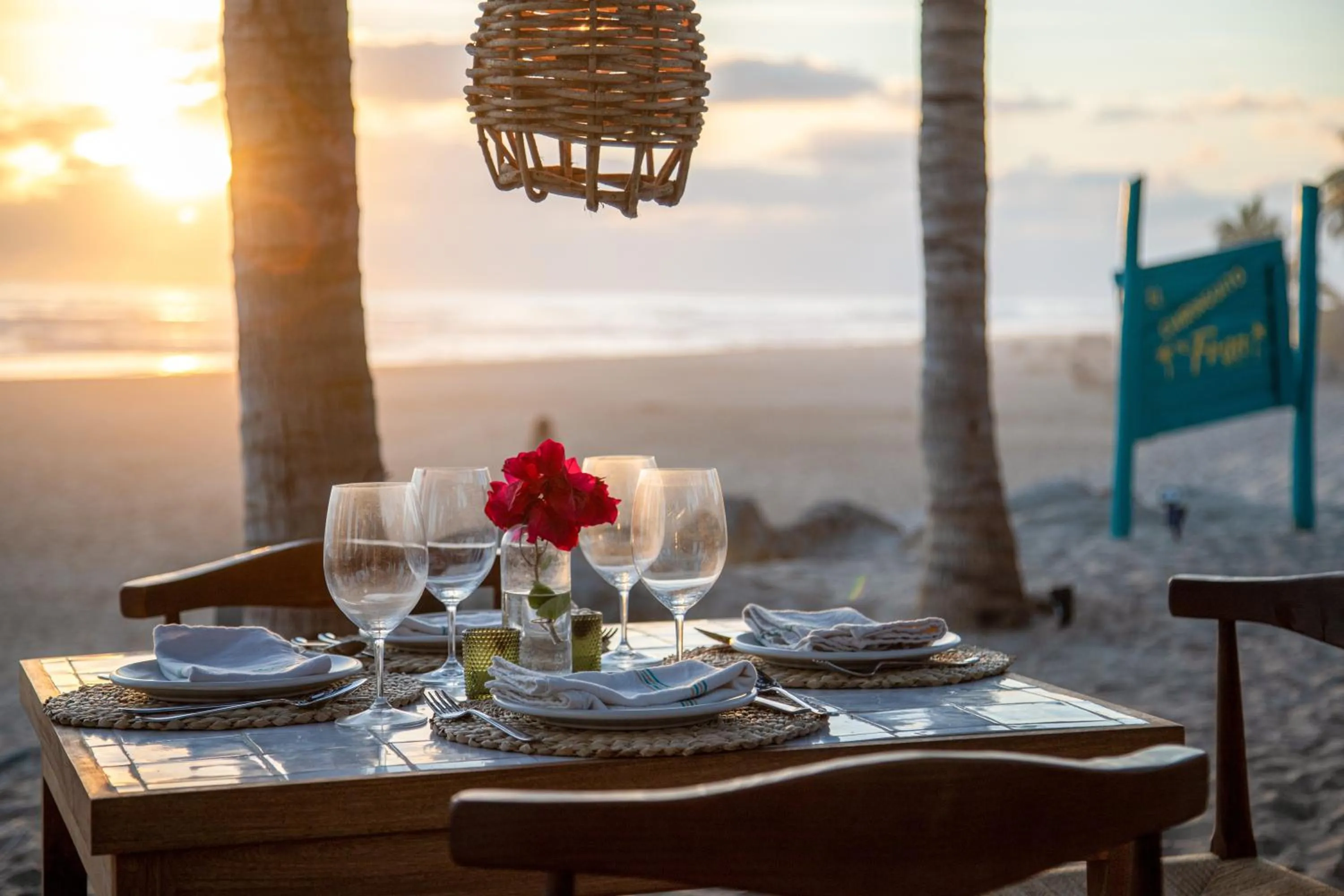 Restaurant/places to eat in Hotel Pomelo