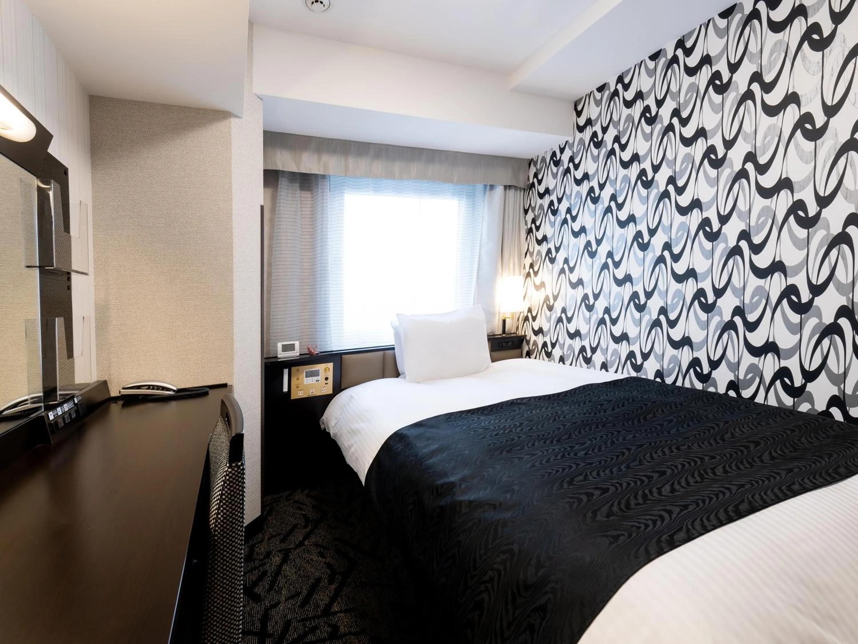 Photo of the whole room, Bed in APA Hotel Omori Ekimae Higashi