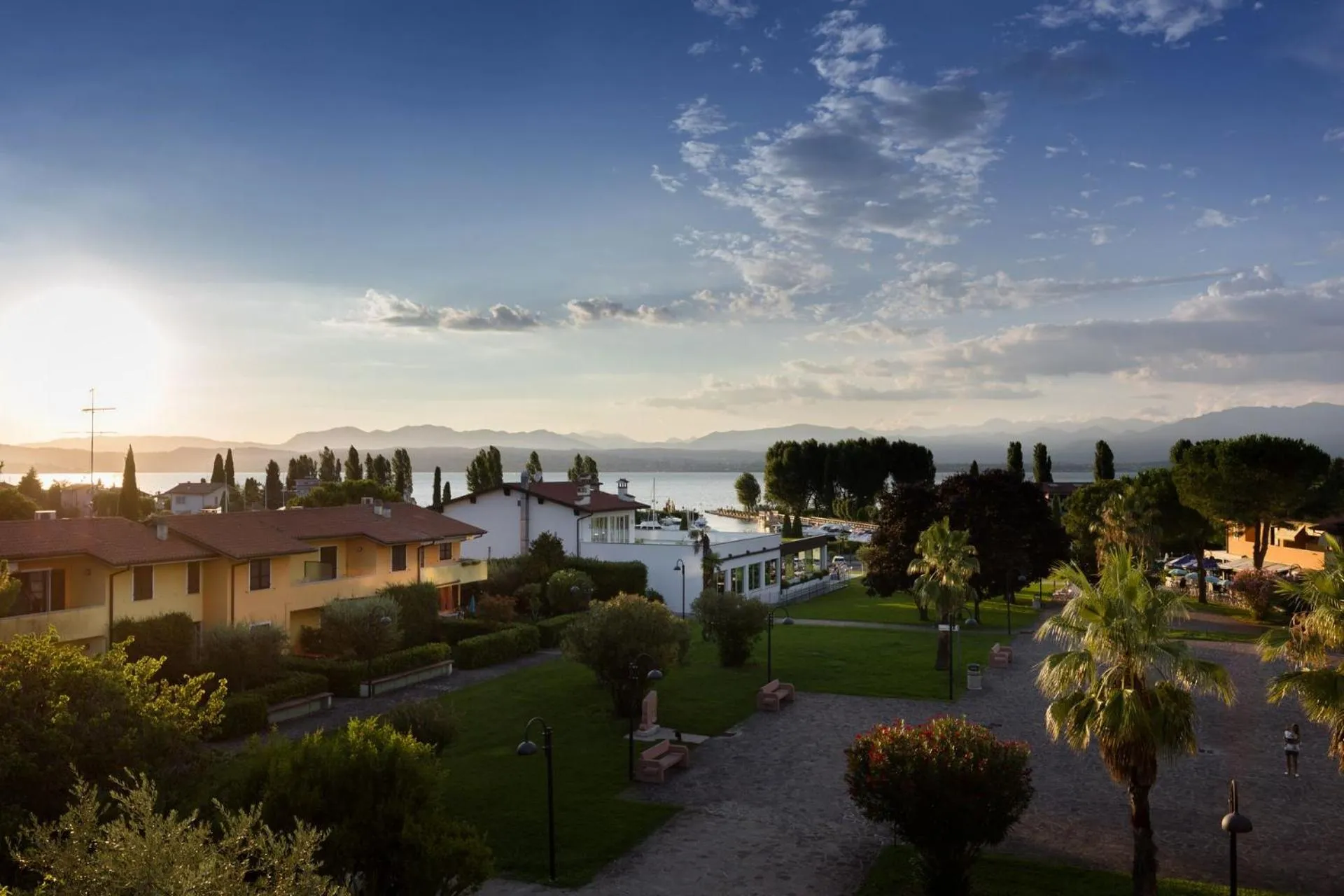 Sunset in Hotel Du Parc