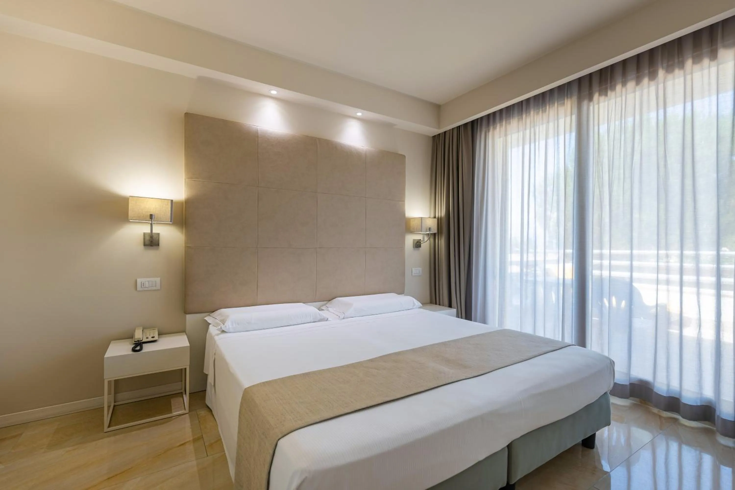 Photo of the whole room, Bed in Hotel Du Parc