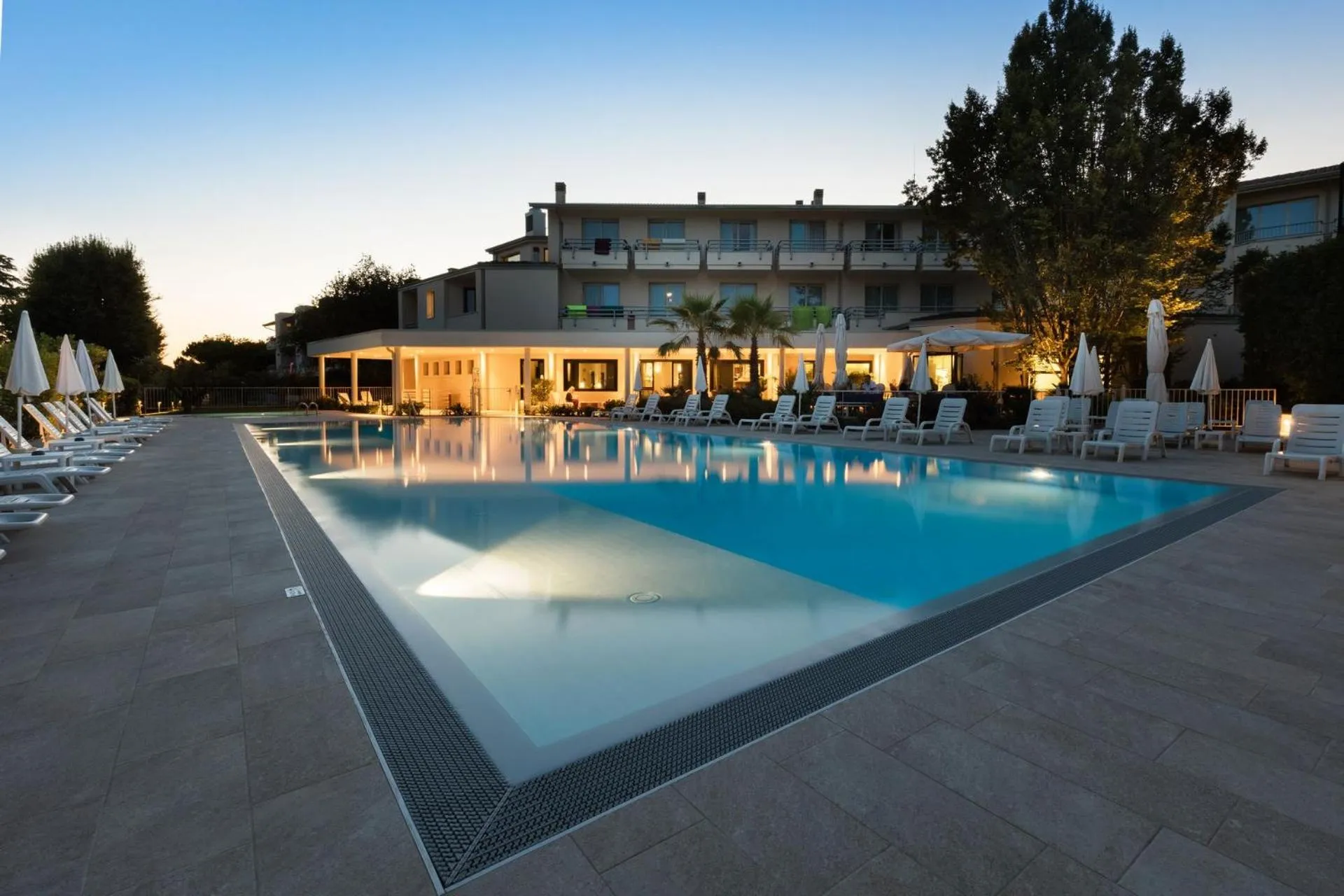 Swimming pool in Hotel Du Parc