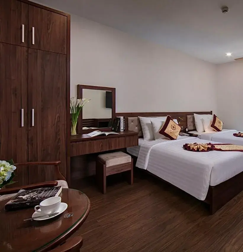 Twin Room with City View in Halios Hotel Halong Twin Room with City View in Halios Hotel Halong