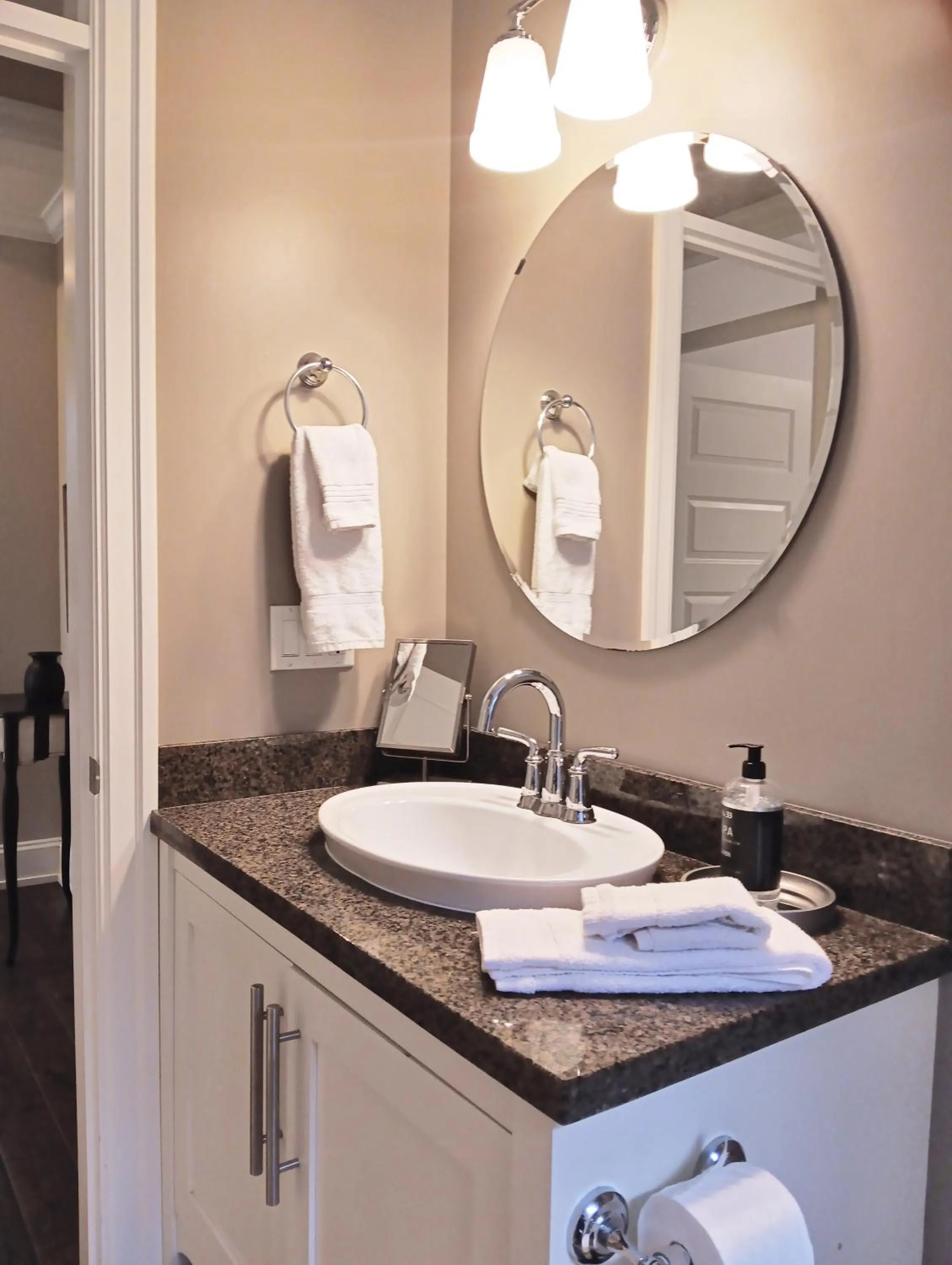 Bathroom in Sand and Salt Bed & Breakfast