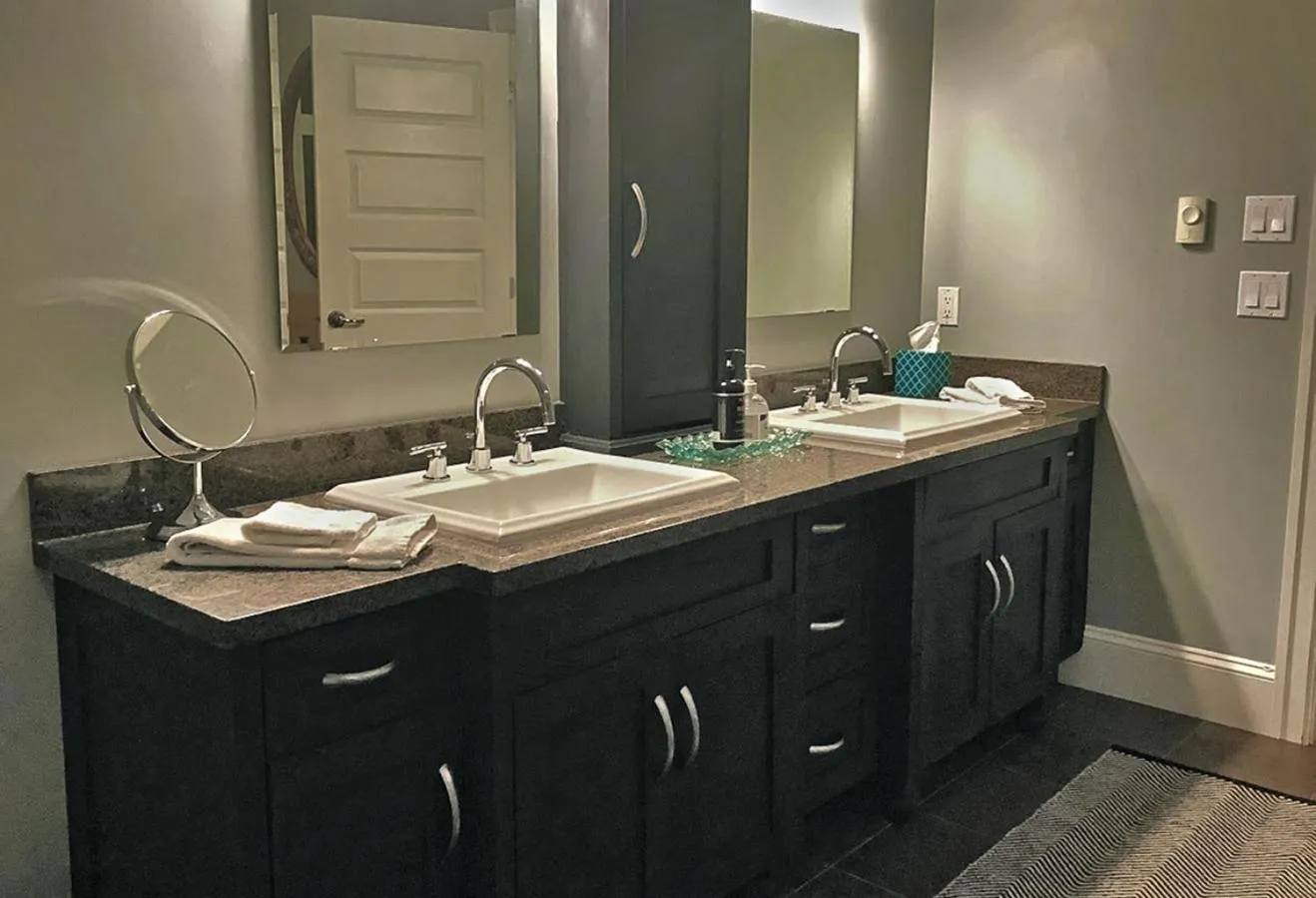 Bathroom in Sand and Salt Bed & Breakfast