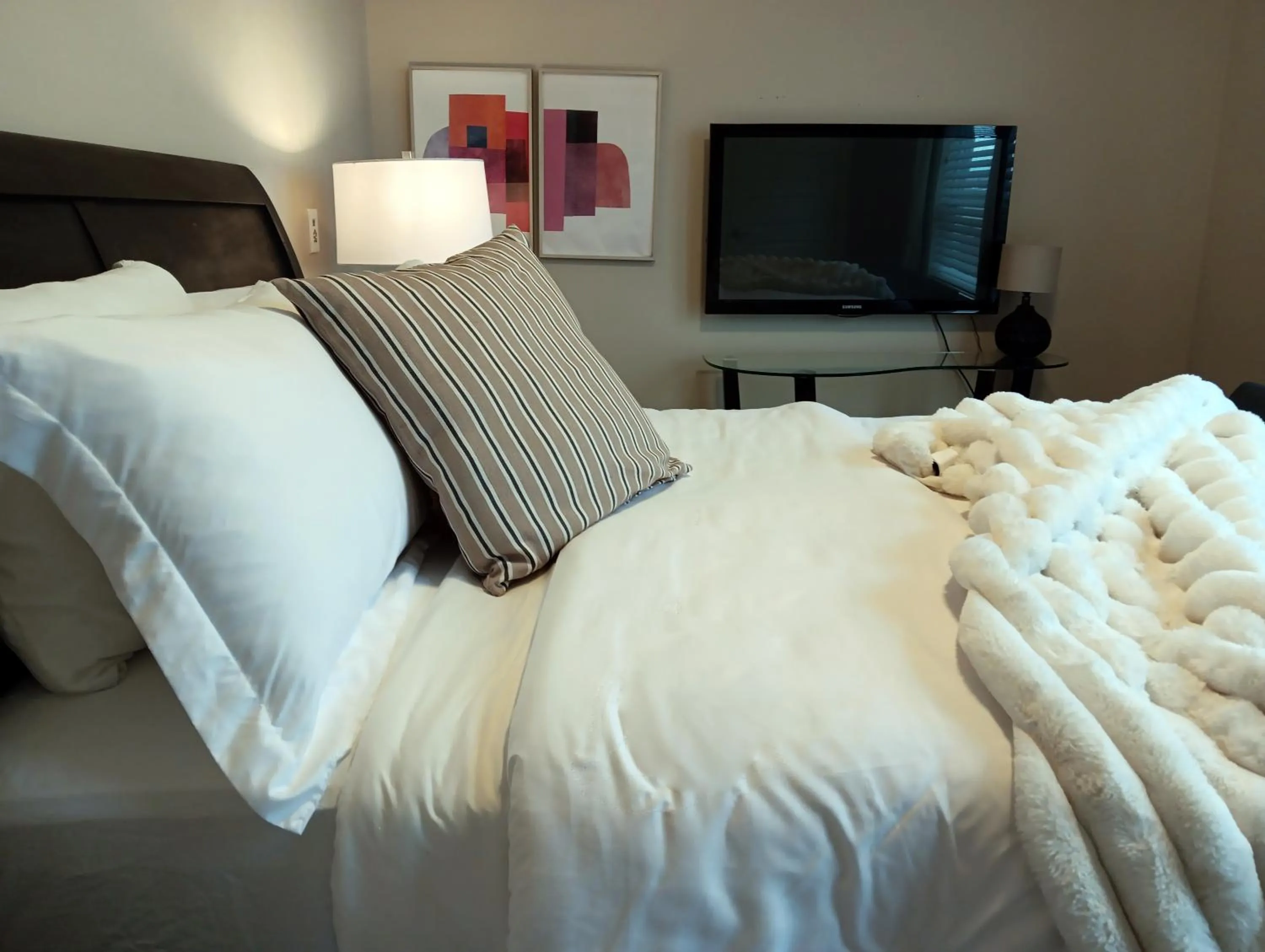Photo of the whole room, Bed in Sand and Salt Bed & Breakfast