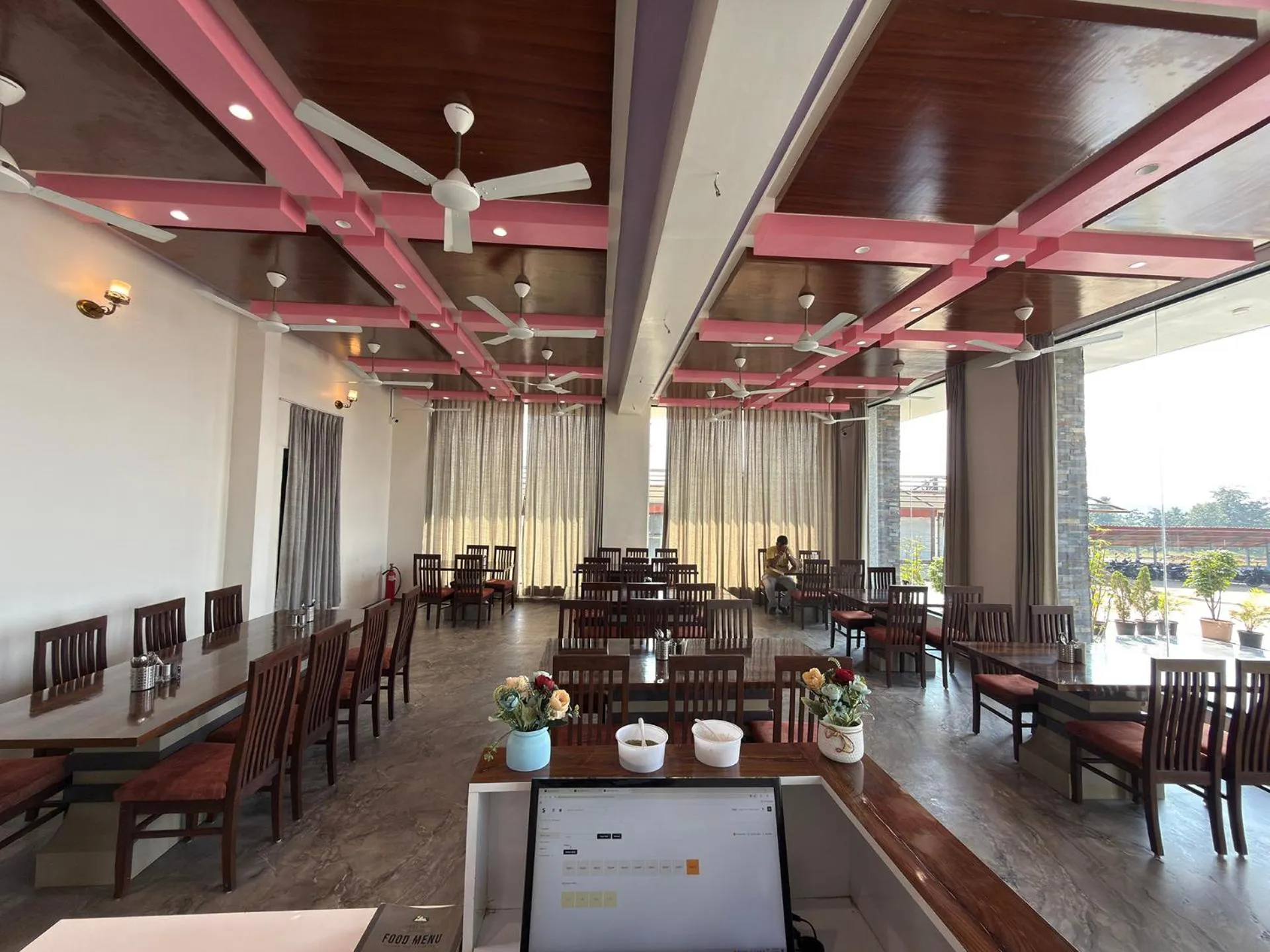 Daksh The Valley Resort - Saputara