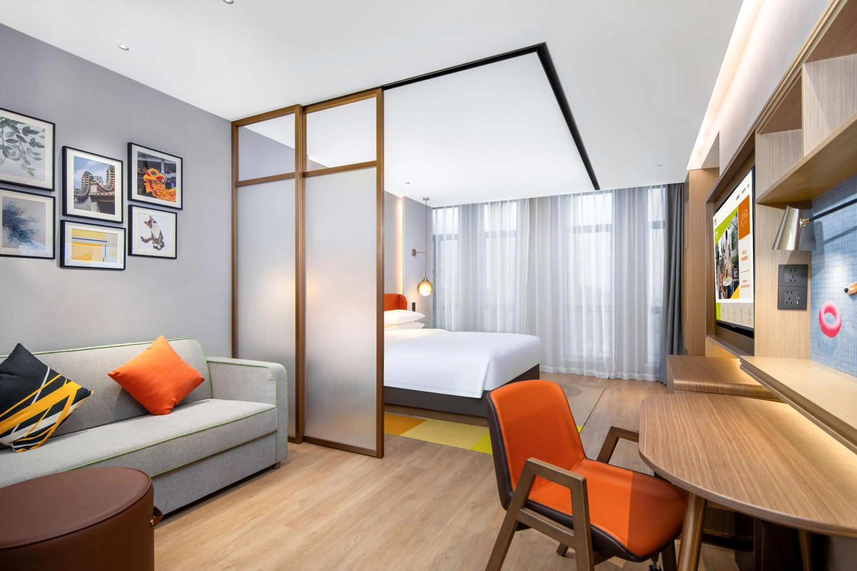 Photo of the whole room, Bed in Home2 Suite by Hilton Foshan Lishui