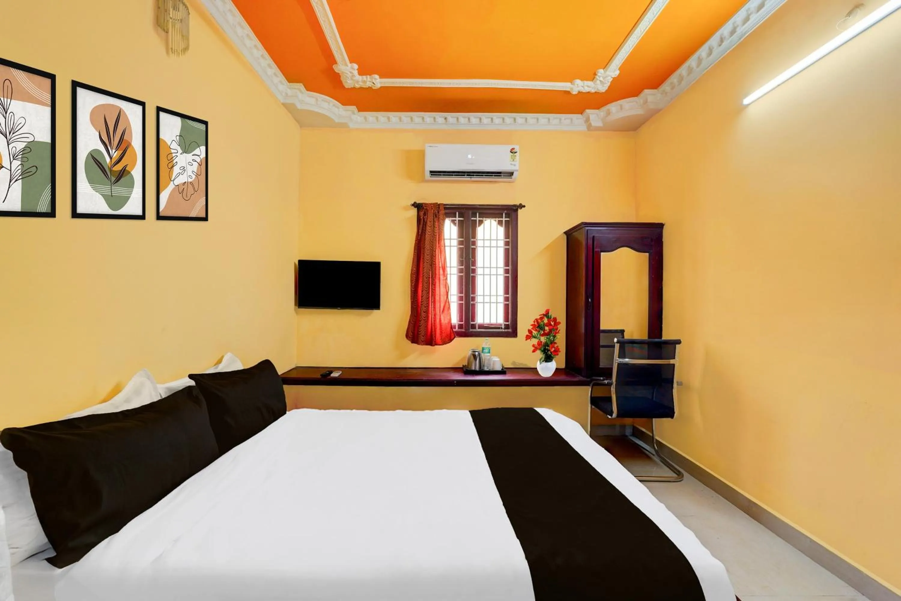 Bedroom, Bed in Super Hotel O Nemeli Road Sriram Nagar